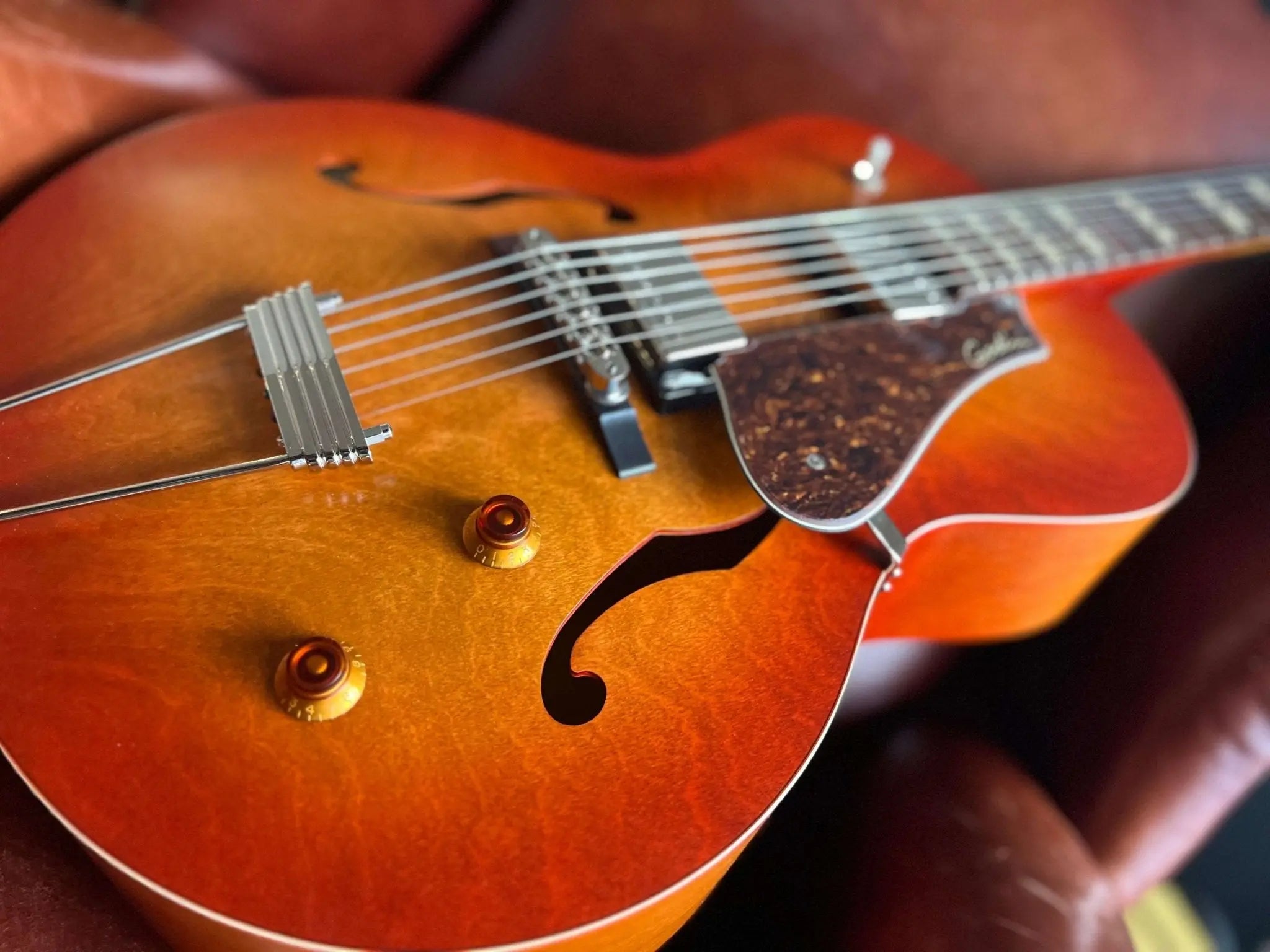 Godin 5th Avenue Jumbo Semi - Acoustic Guitar ~ Memphis Sun - Richards Guitars Of Stratford Upon Avon