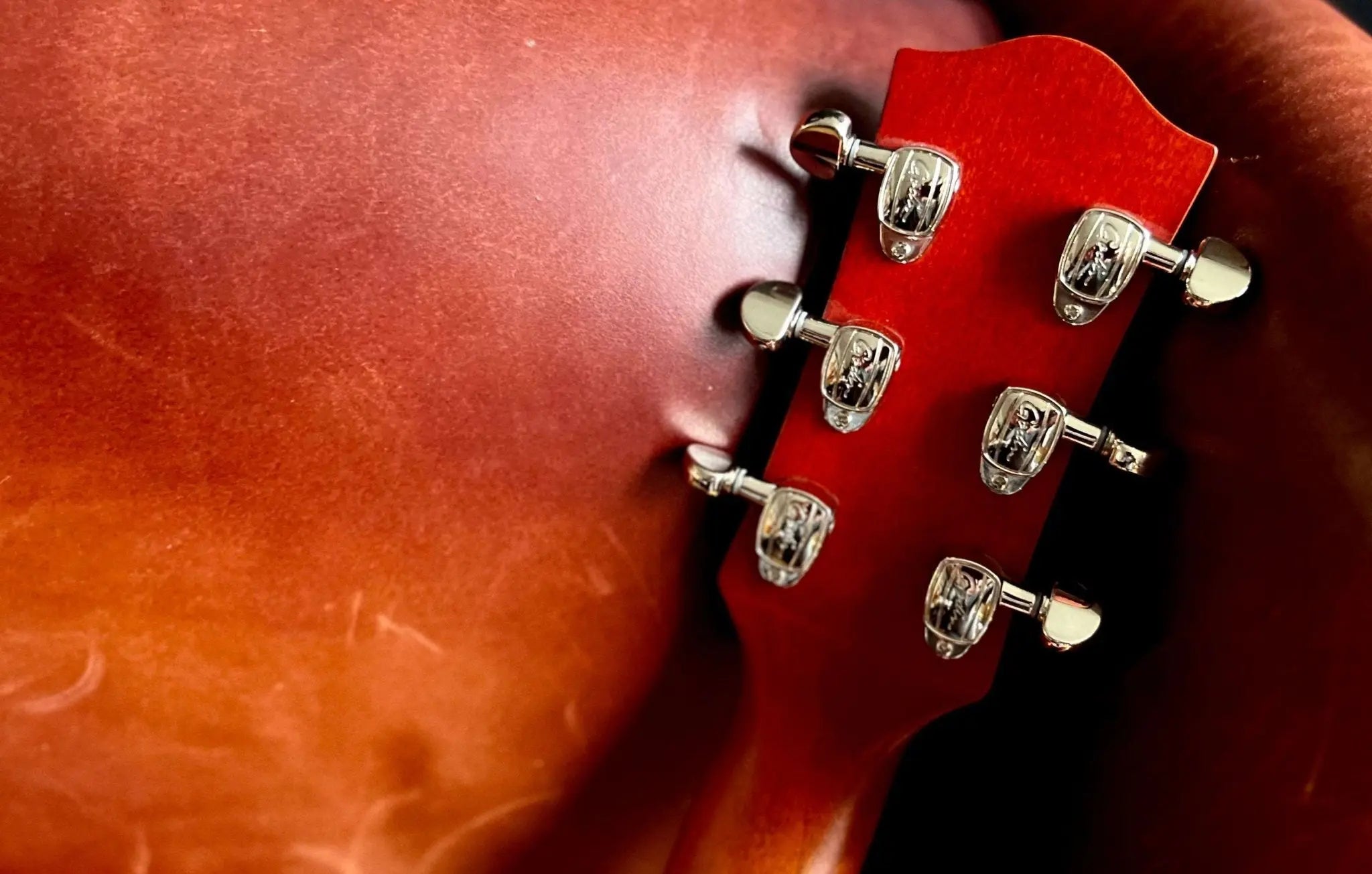 Godin 5th Avenue Jumbo Semi - Acoustic Guitar ~ Memphis Sun - Richards Guitars Of Stratford Upon Avon