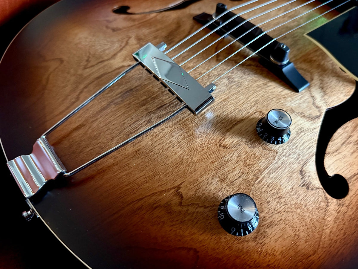 GODIN 5th Avenue Kingpin P90 Vintage Burst - Richards Guitars Of Stratford Upon Avon