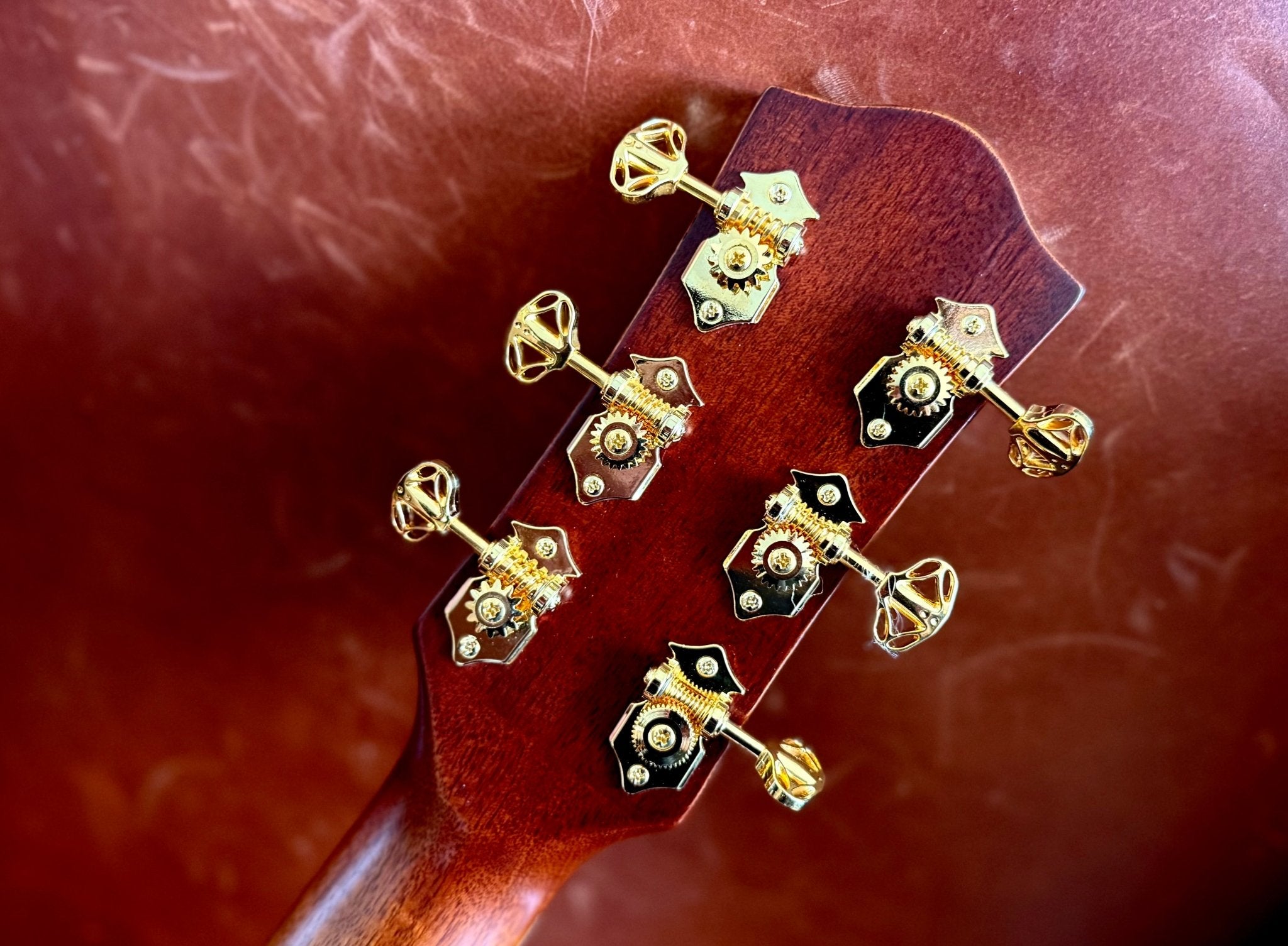 Godin Connaisseur MJ Sunsetburst Maho Electro Acoustic Guitar - Richards Guitars Of Stratford Upon Avon