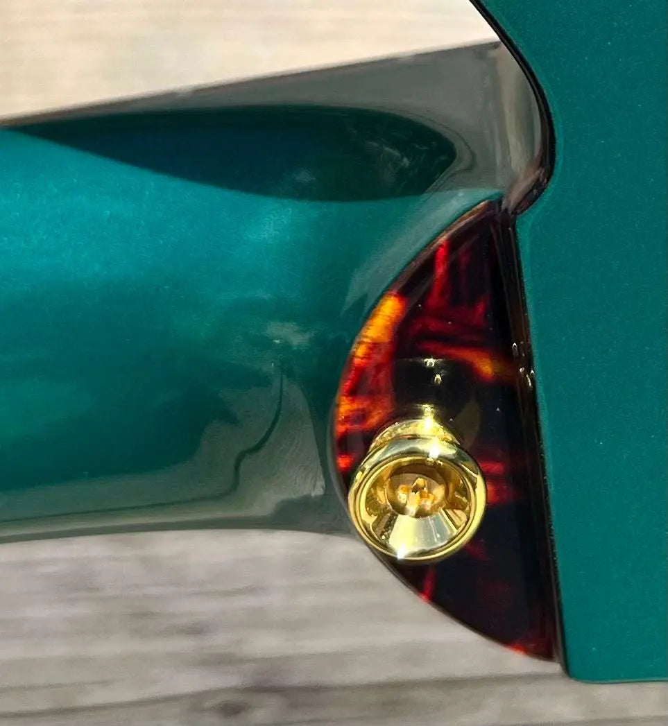 Gordon Smith Grande (Green) Plus Hand Made Walsall Leather Guitar Strap (Worth £120) - Richards Guitars Of Stratford Upon Avon