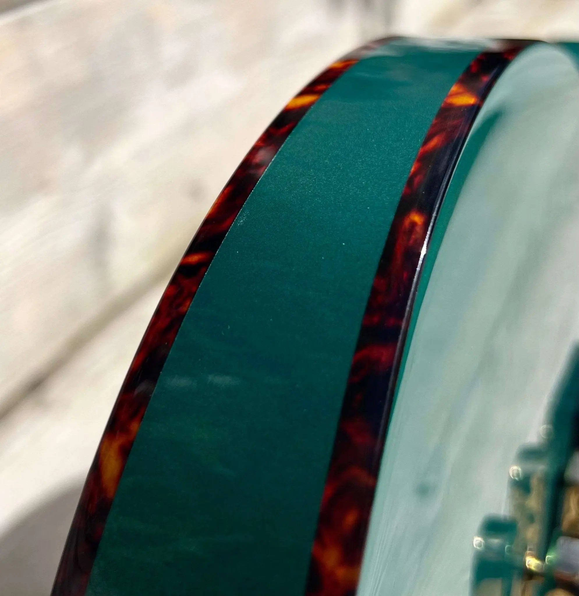 Gordon Smith Grande (Green) Plus Hand Made Walsall Leather Guitar Strap (Worth £120) - Richards Guitars Of Stratford Upon Avon