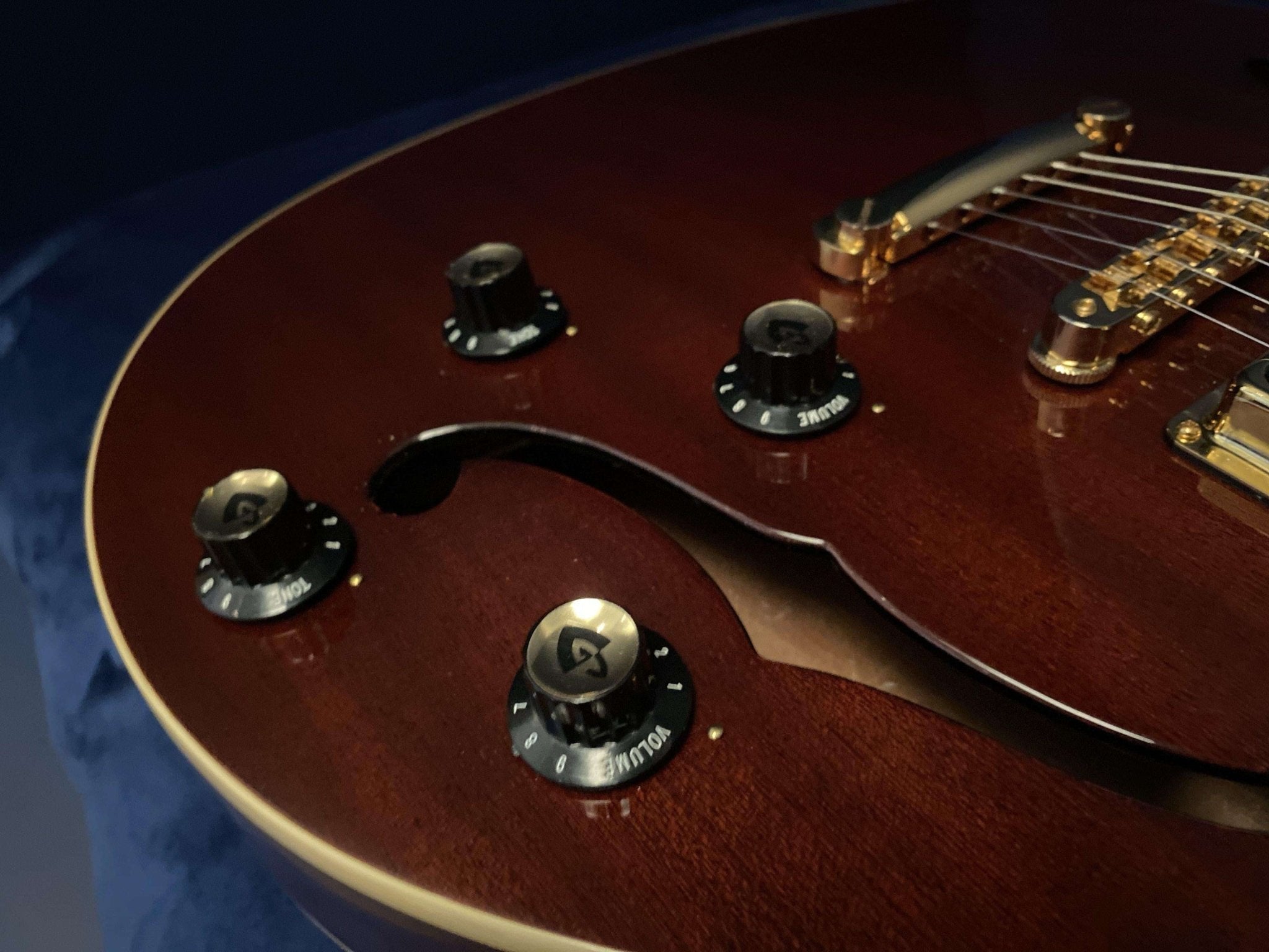 Guild STARFIRE - II DYNASONIC RB - NEW ROYAL BROWN (ONE ONLY AT THIS PRICE) - Richards Guitars Of Stratford Upon Avon