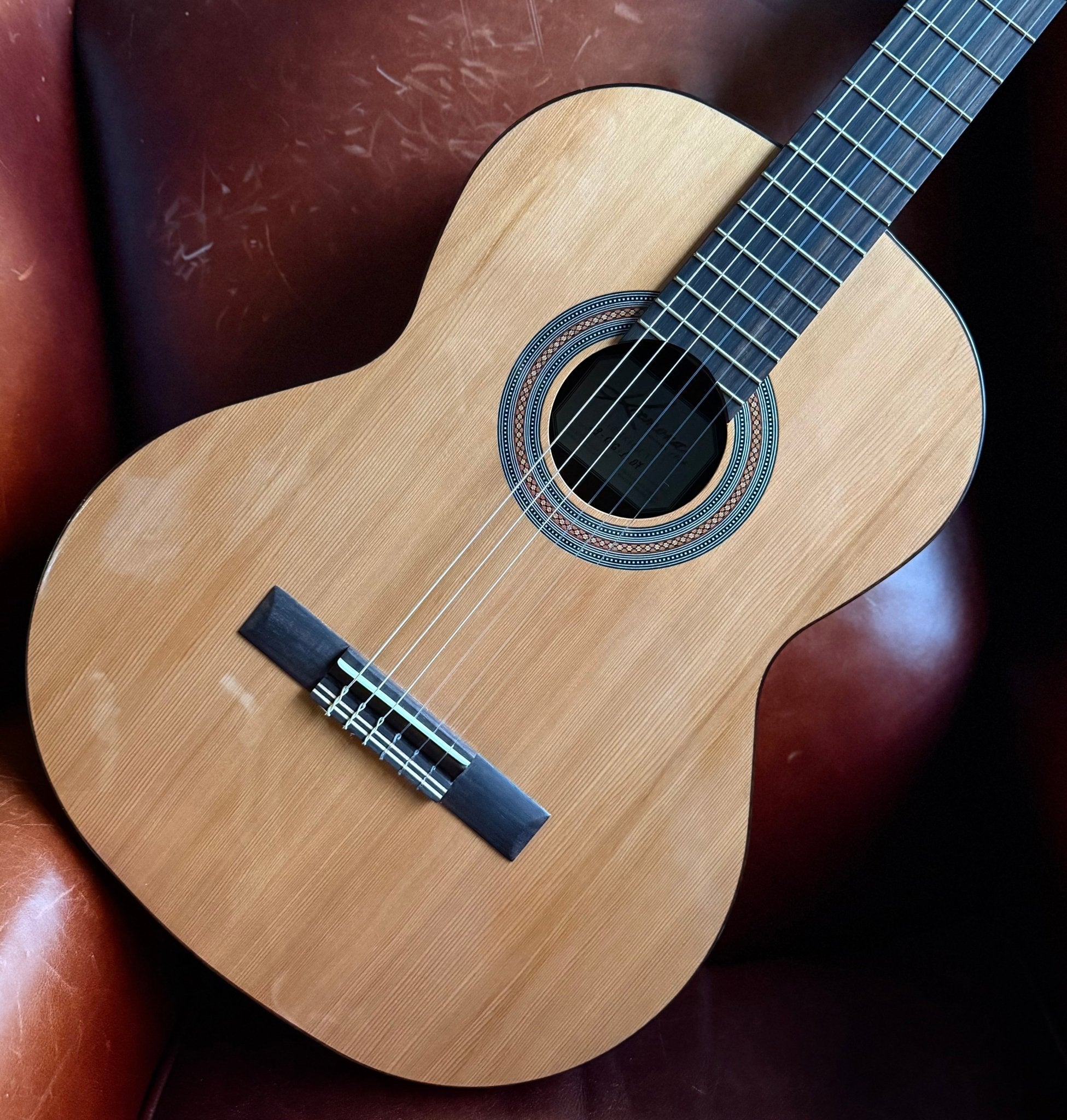 Kremona F65C Solid Red Cedar, Indian Rosewood Veneer Nylon Strung Guitar - Richards Guitars Of Stratford Upon Avon