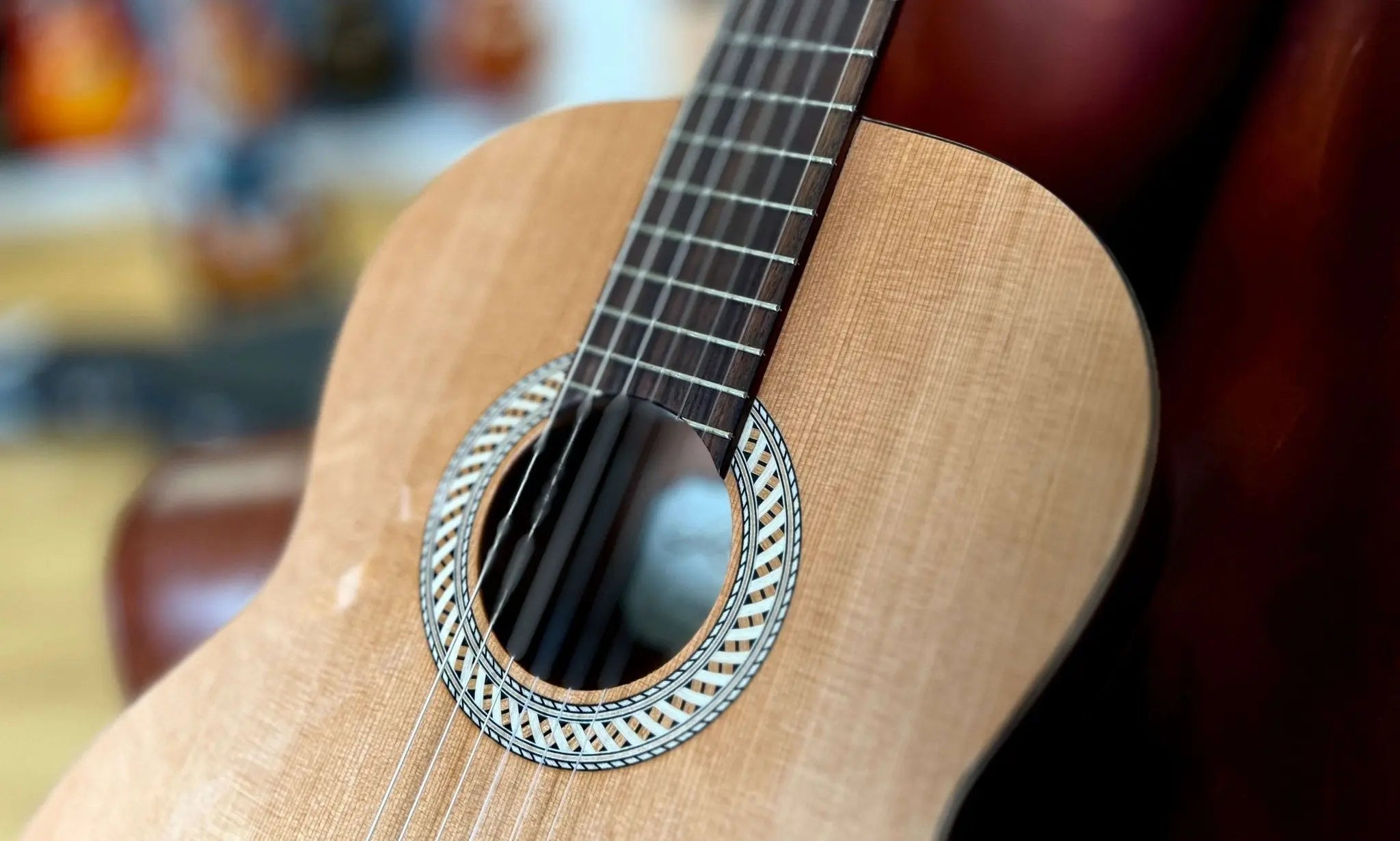 Kremona SOFIA SC Solid Red Cedar, Solid Sapelli - Richards Guitars Of Stratford Upon Avon