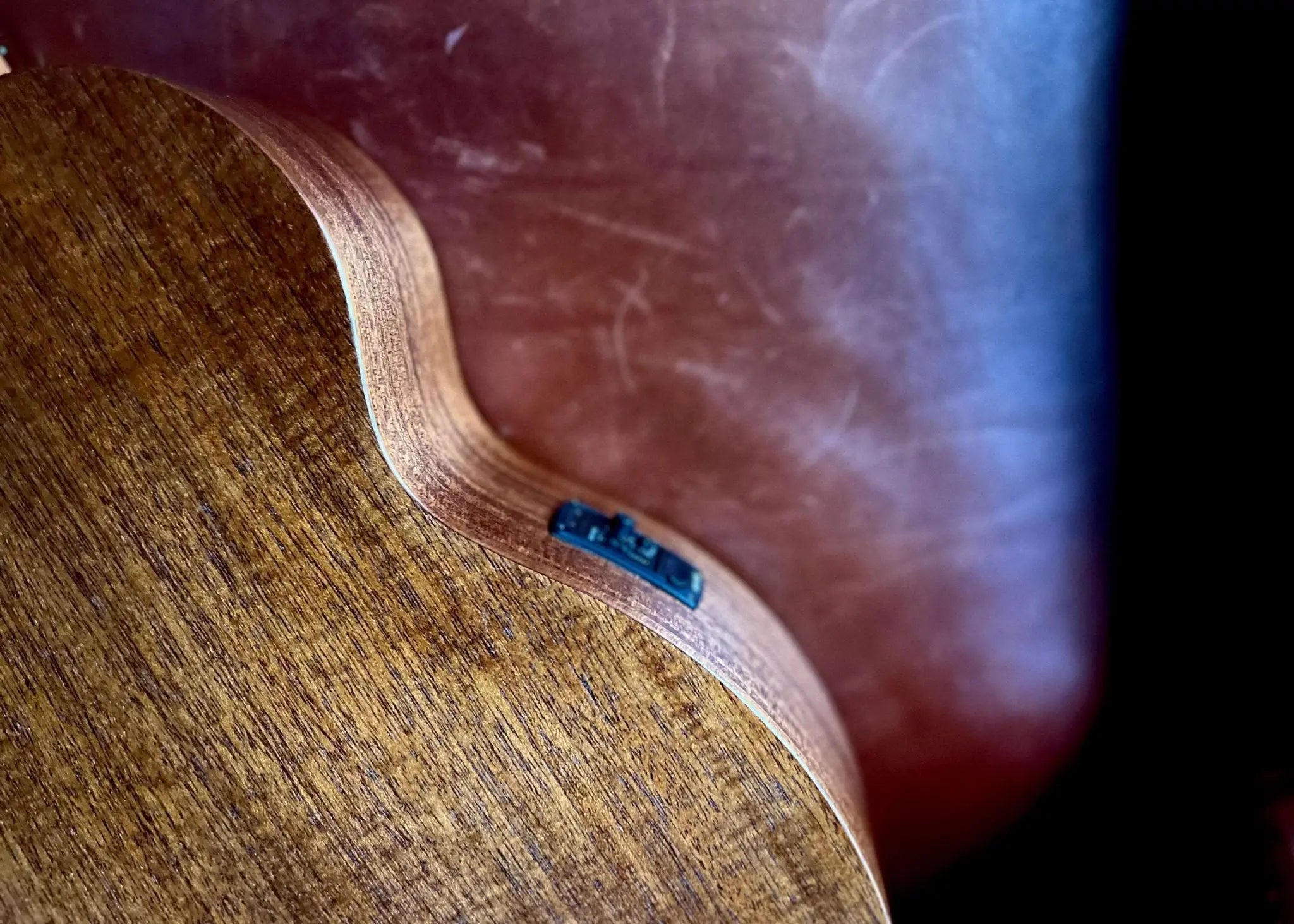 LAG Escapade Globe Trotter Electro Acoustic Travel Guitar - Richards Guitars Of Stratford Upon Avon