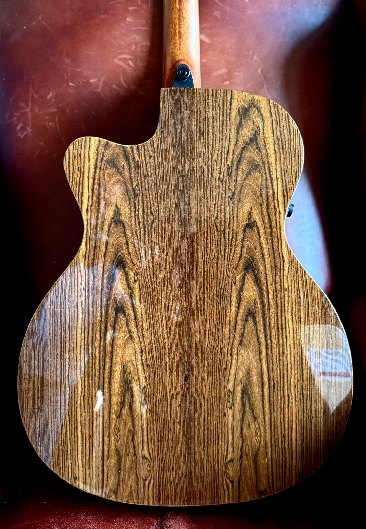 LAG HyVibe 30 H2 - Auditorium Cutaway Electro Acoustic Guitar - Richards Guitars Of Stratford Upon Avon