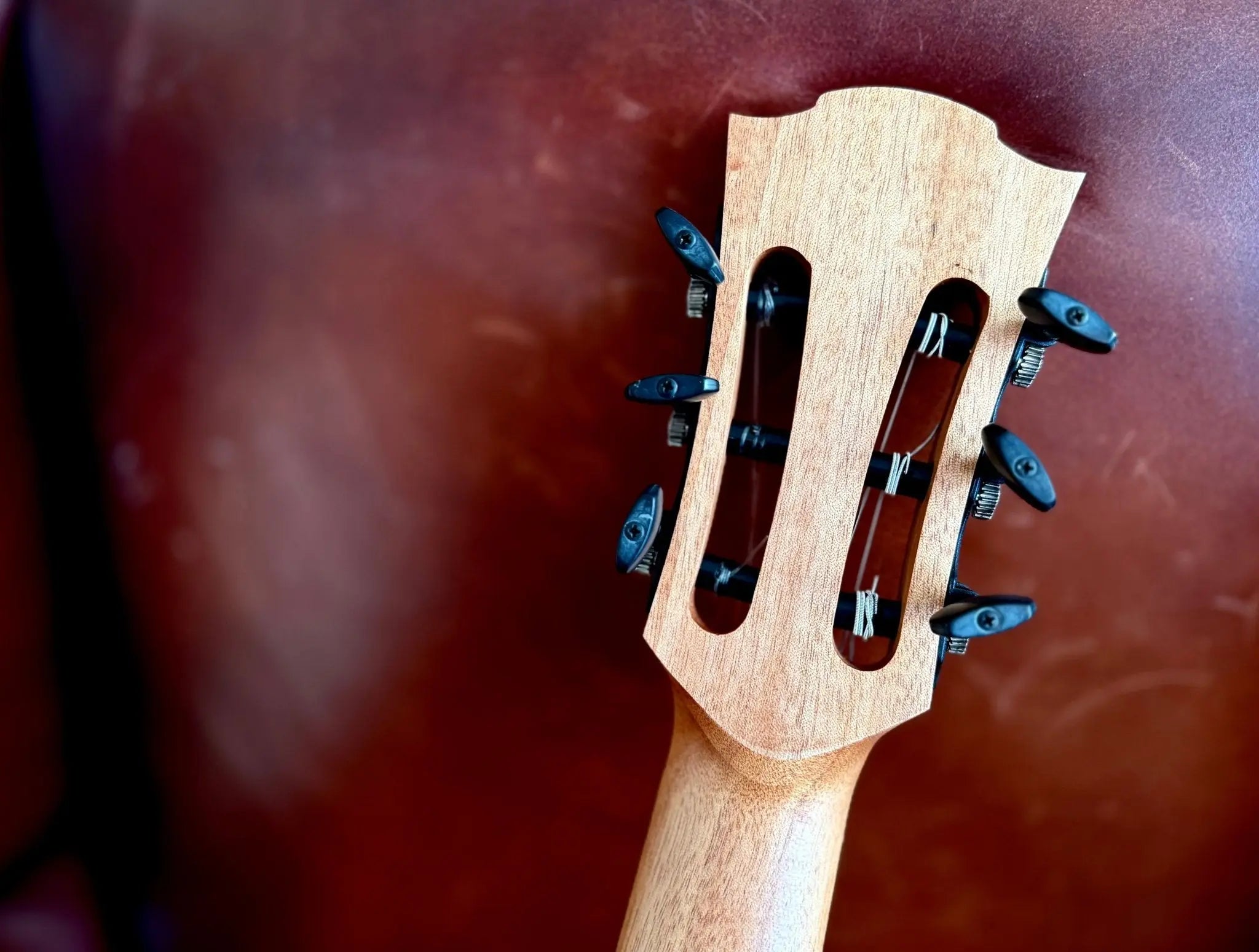 LAG OCCITANIA 70 OC70 CLASSICAL SPRUCE - Richards Guitars Of Stratford Upon Avon