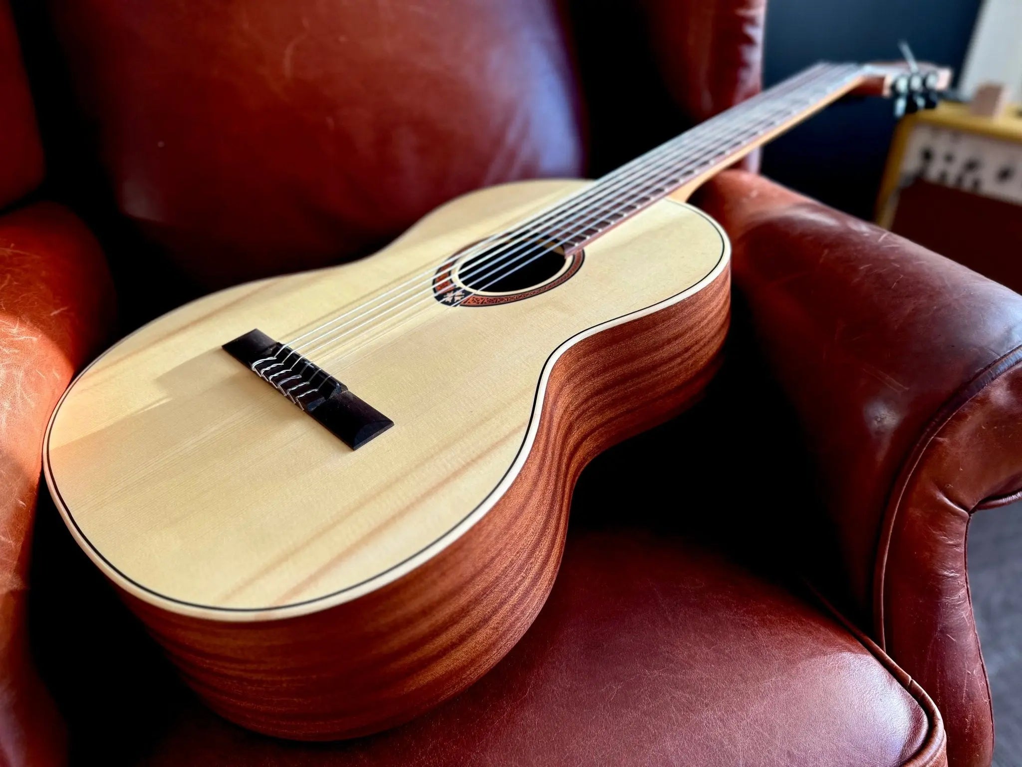 LAG Guitars OC70 クラシックギター OCCITANIAシリーズ LAG OCCITANIA 70 OC70 CLASSICAL SPRUCE