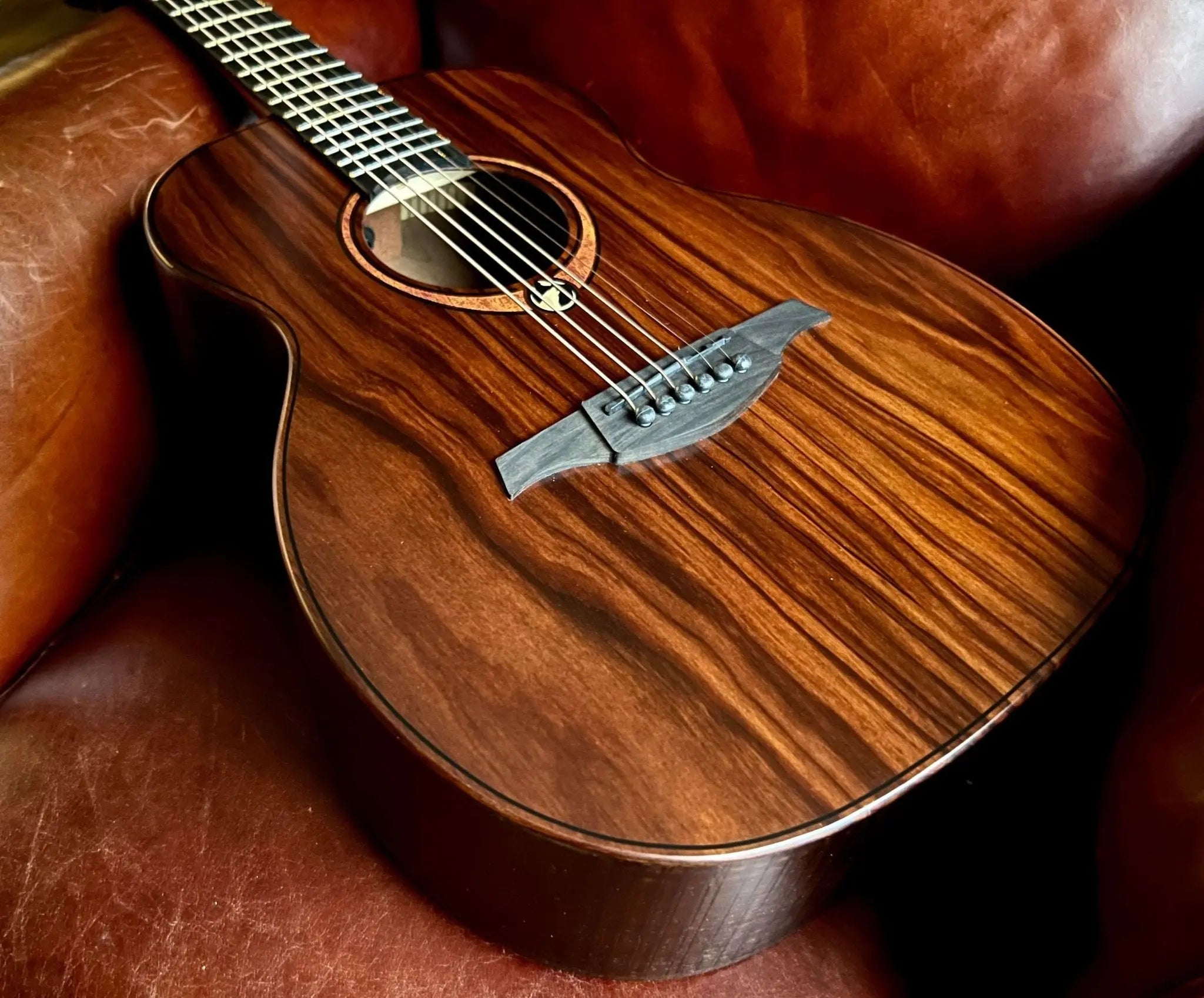 LAG Sauvage Travel Acoustic Guitar - Richards Guitars Of Stratford Upon Avon