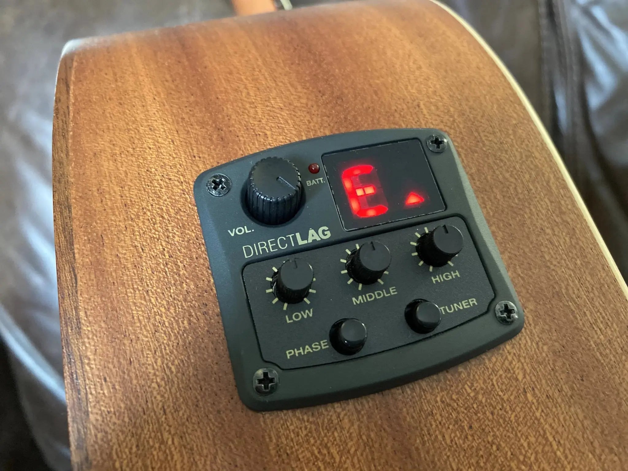 LAG T70DCE DREADNOUGHT CUTAWAY ELECTRO - Richards Guitars Of Stratford Upon Avon