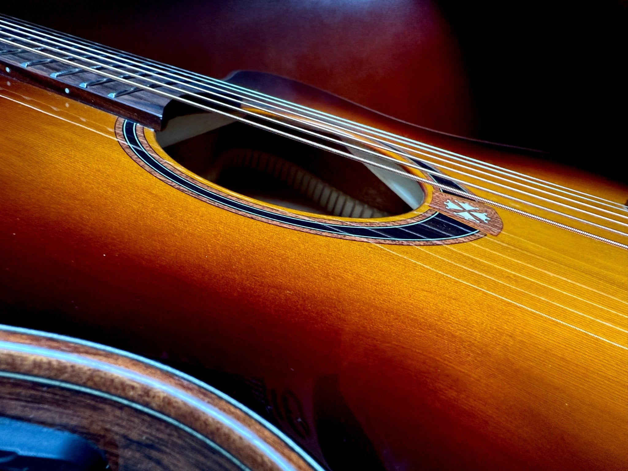 LAG TRAMONTANE 118 T118ASCE - BRS AUDITORIUM SLIM CUT ELECTRO BROWN SHADOWw' £225 Custom Pro Setup Package Included - Richards Guitars Of Stratford Upon Avon