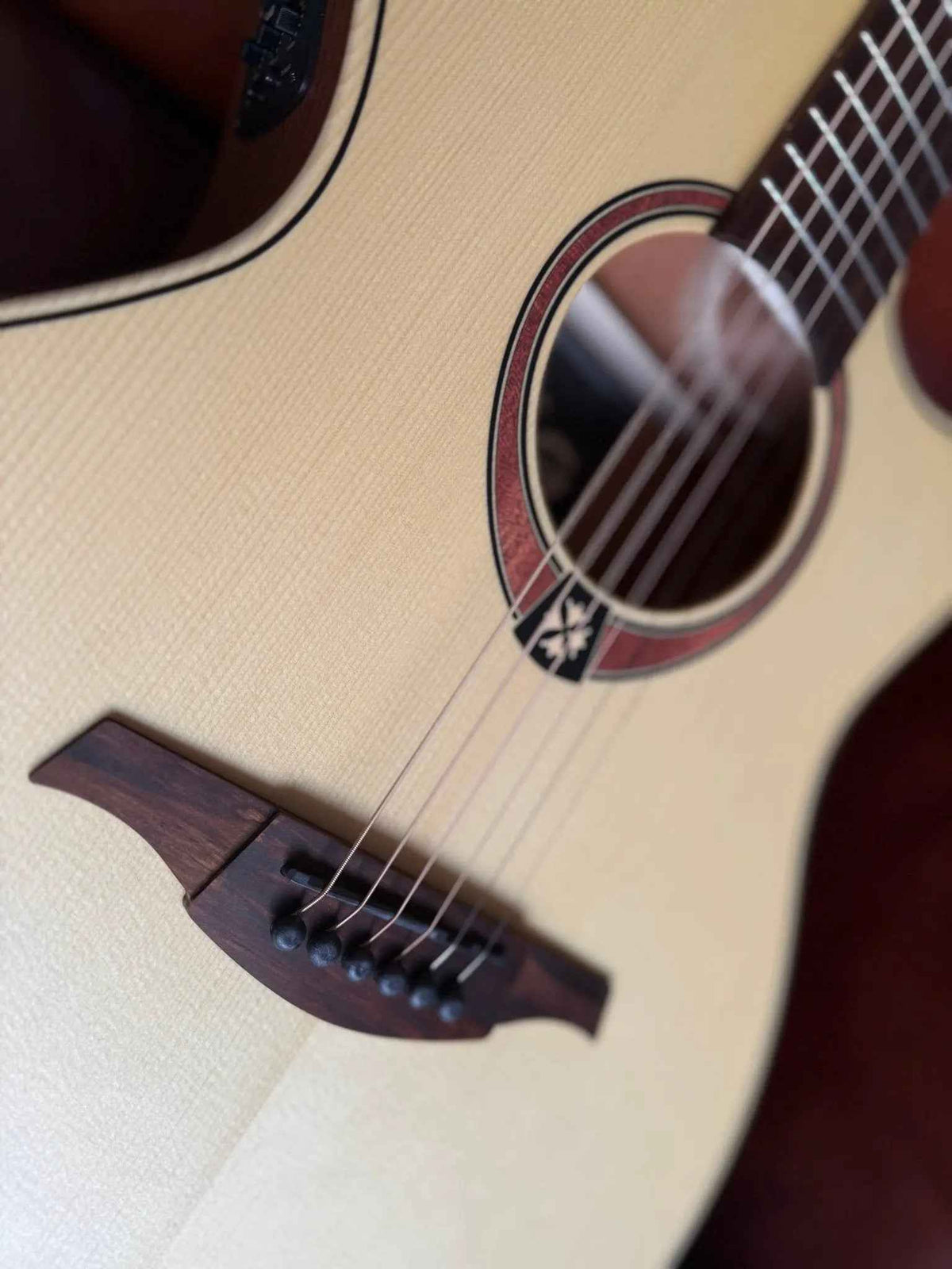 LAG T70 ACE Electro Acoustic Guitar O w' £225 Custom Pro Setup Package Included