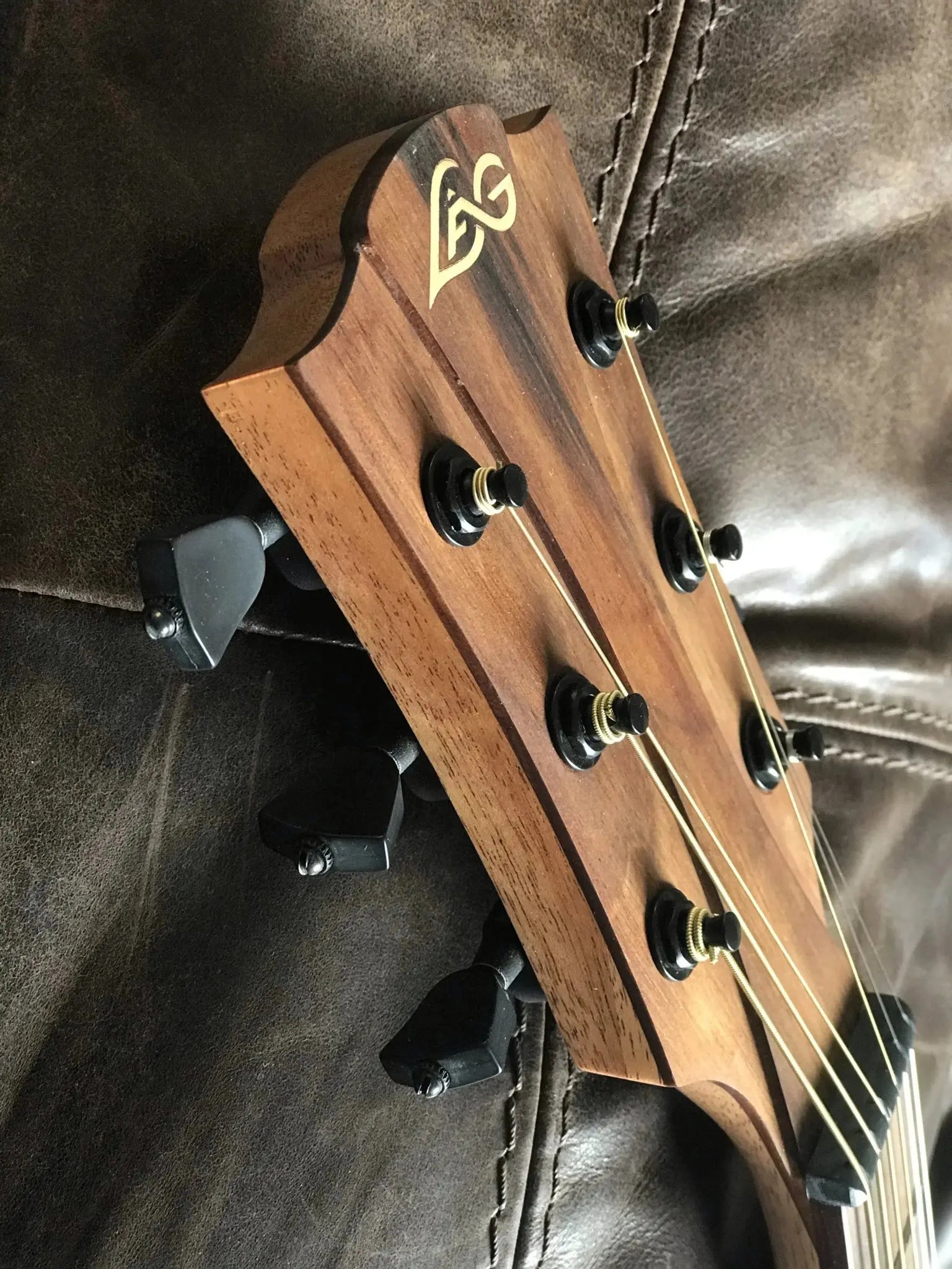 LAG TRAMONTANE T88ACE AUDITORIUM CUTAWAY ELECTRO - Richards Guitars Of Stratford Upon Avon