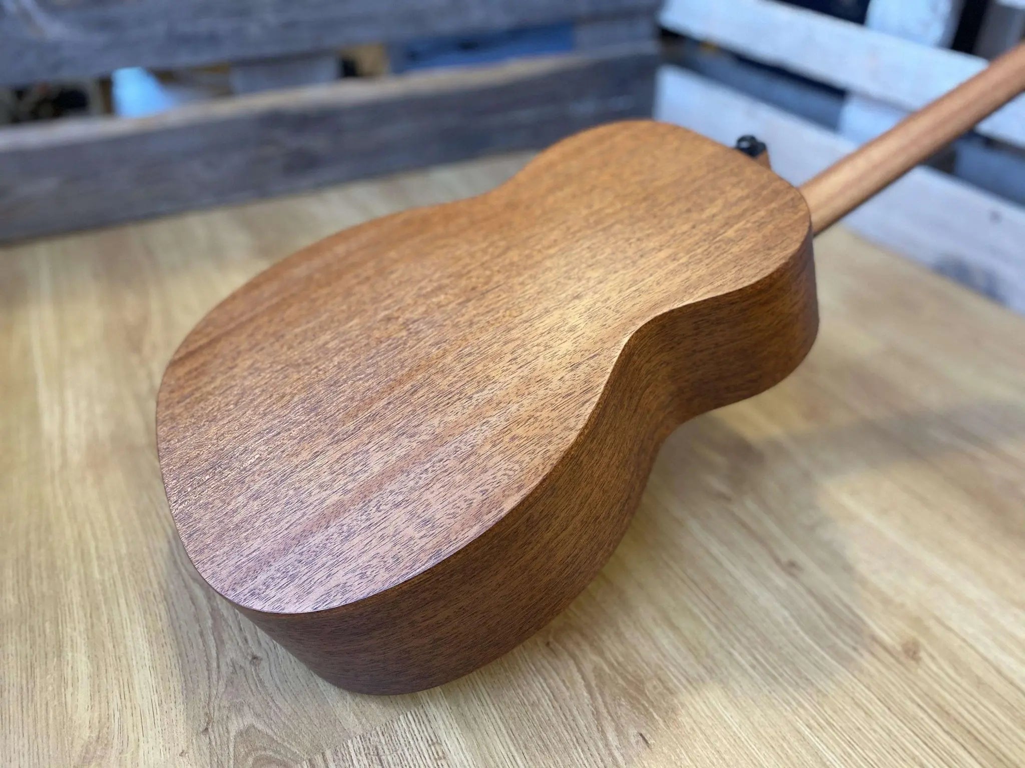 LAG TRAVEL STANDARD TRAVEL - KAE TRAVEL KHAYA ELECTRO - Richards Guitars Of Stratford Upon Avon