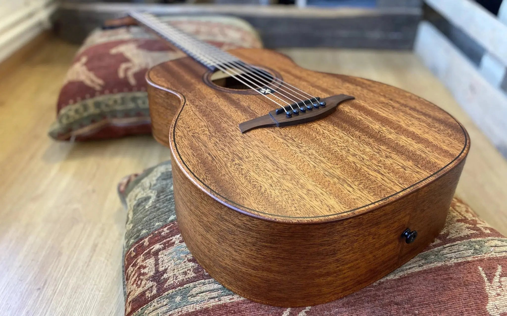 LAG TRAVEL STANDARD TRAVEL - KAE TRAVEL KHAYA ELECTRO - Richards Guitars Of Stratford Upon Avon