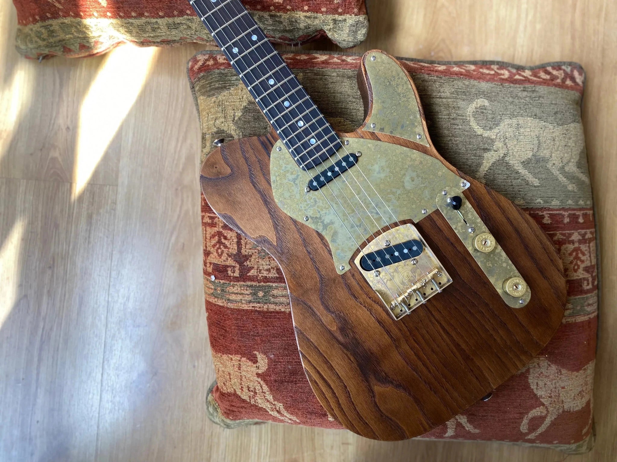 Paoletti Guitar Nancy Wine SS - Richards Guitars Of Stratford Upon Avon