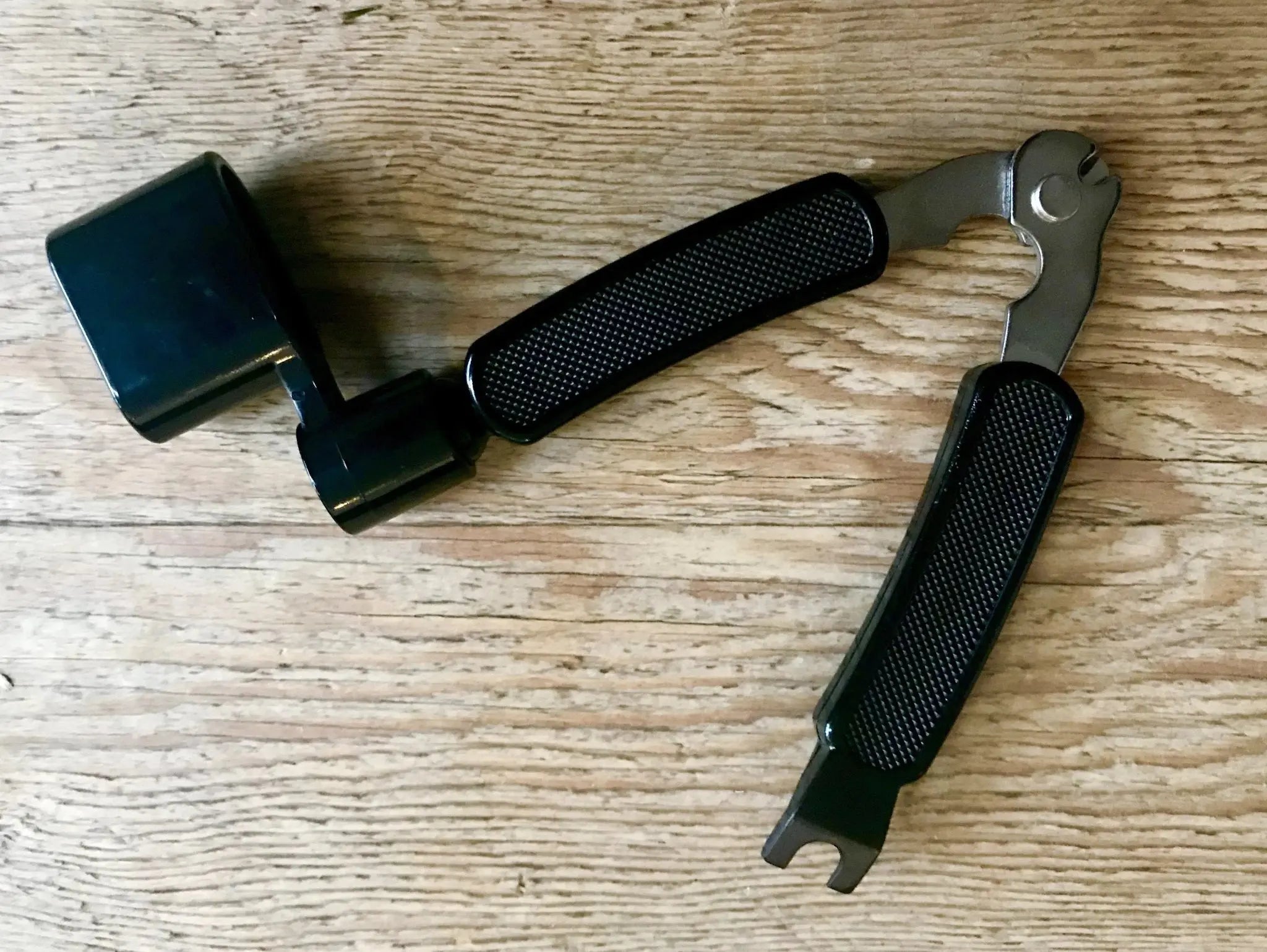 SMJ 3 In One String Winder, Peg Remover & String Cutter - Richards Guitars Of Stratford Upon Avon