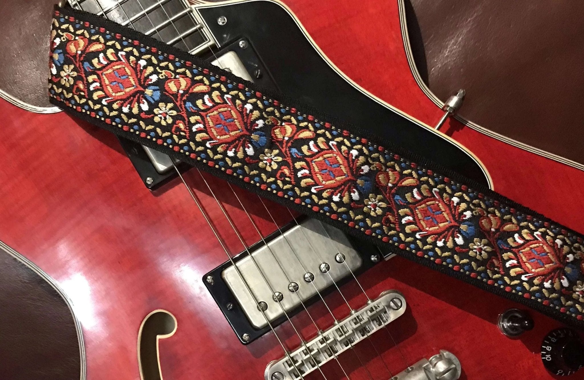 SMJ Reserve Collection "Peacock" Guitar Strap - Richards Guitars Of Stratford Upon Avon