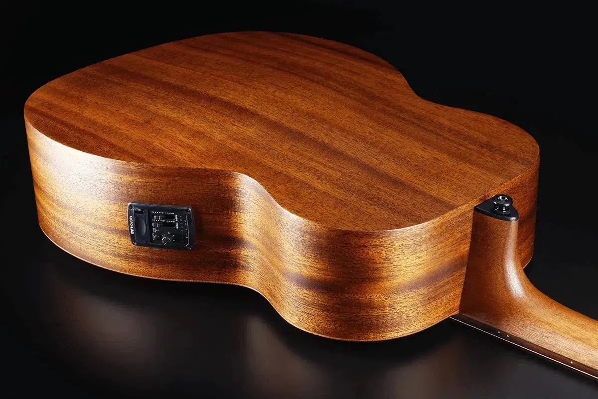 TRAVEL STANDARD TRAVEL - RCE TRAVEL RED CEDAR ELECTRO - Richards Guitars Of Stratford Upon Avon