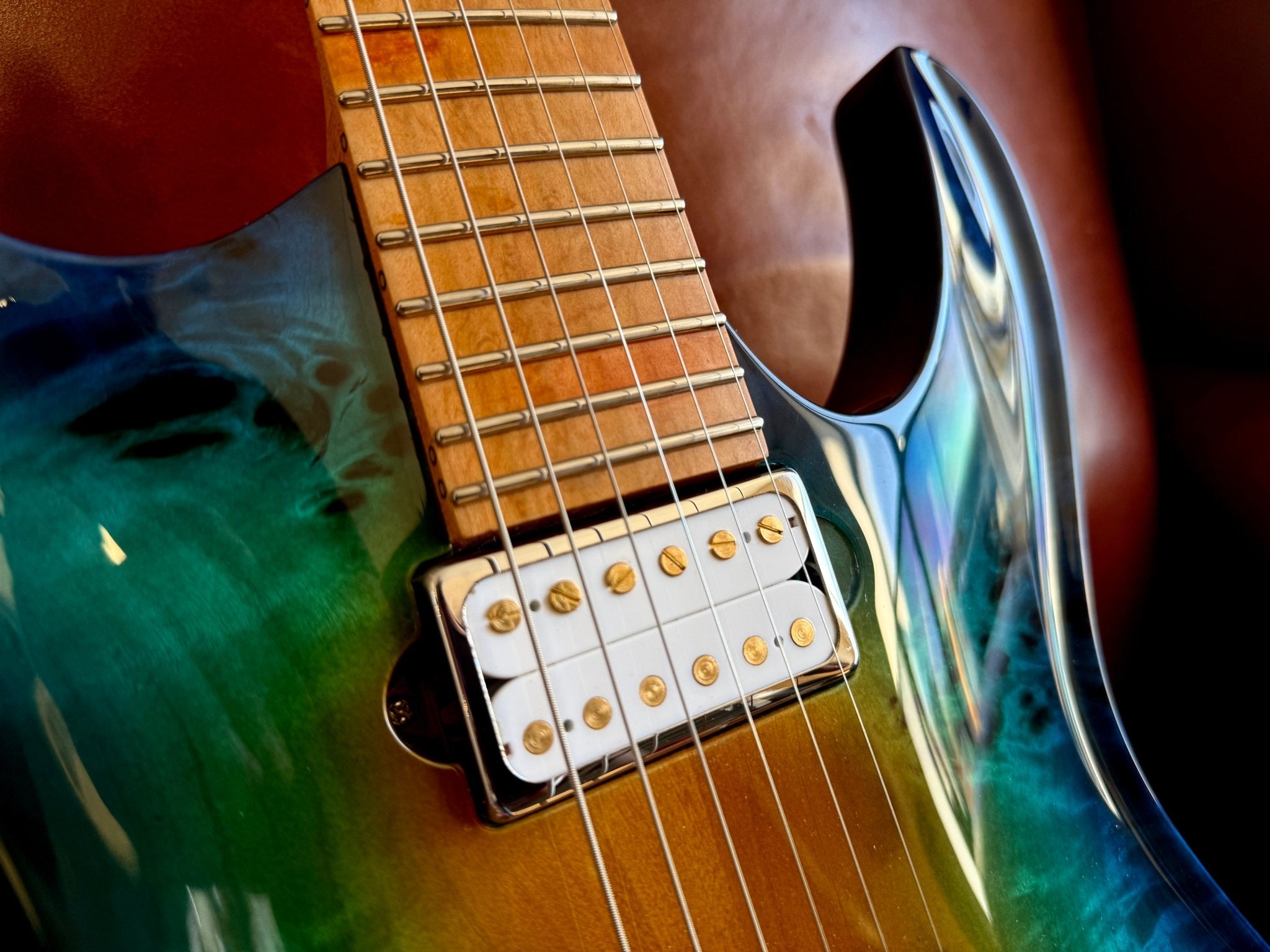 Valenti Nebula “Paradise” - Richards Guitars Of Stratford Upon Avon