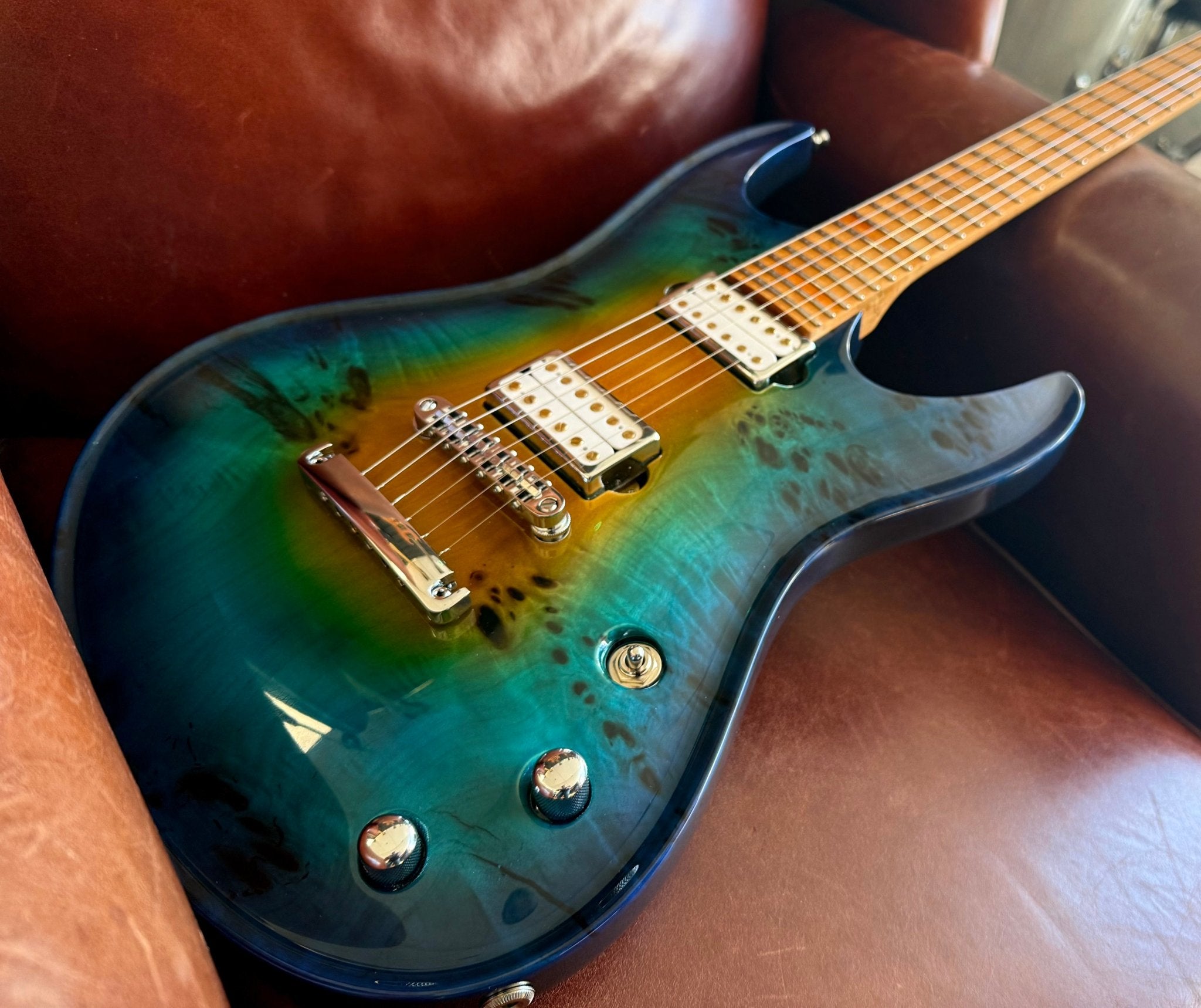 Valenti Nebula “Paradise” - Richards Guitars Of Stratford Upon Avon