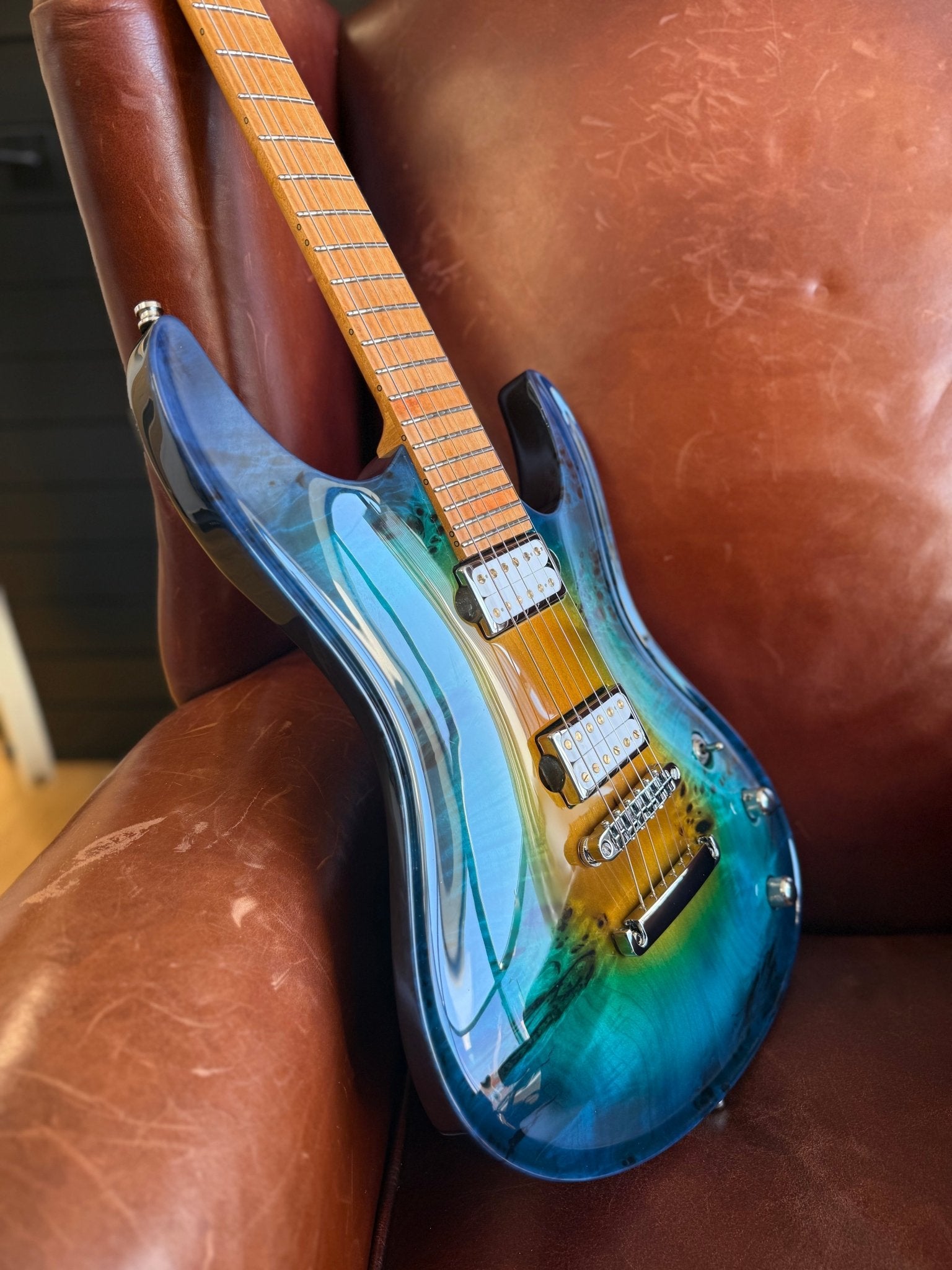 Valenti Nebula “Paradise” - Richards Guitars Of Stratford Upon Avon