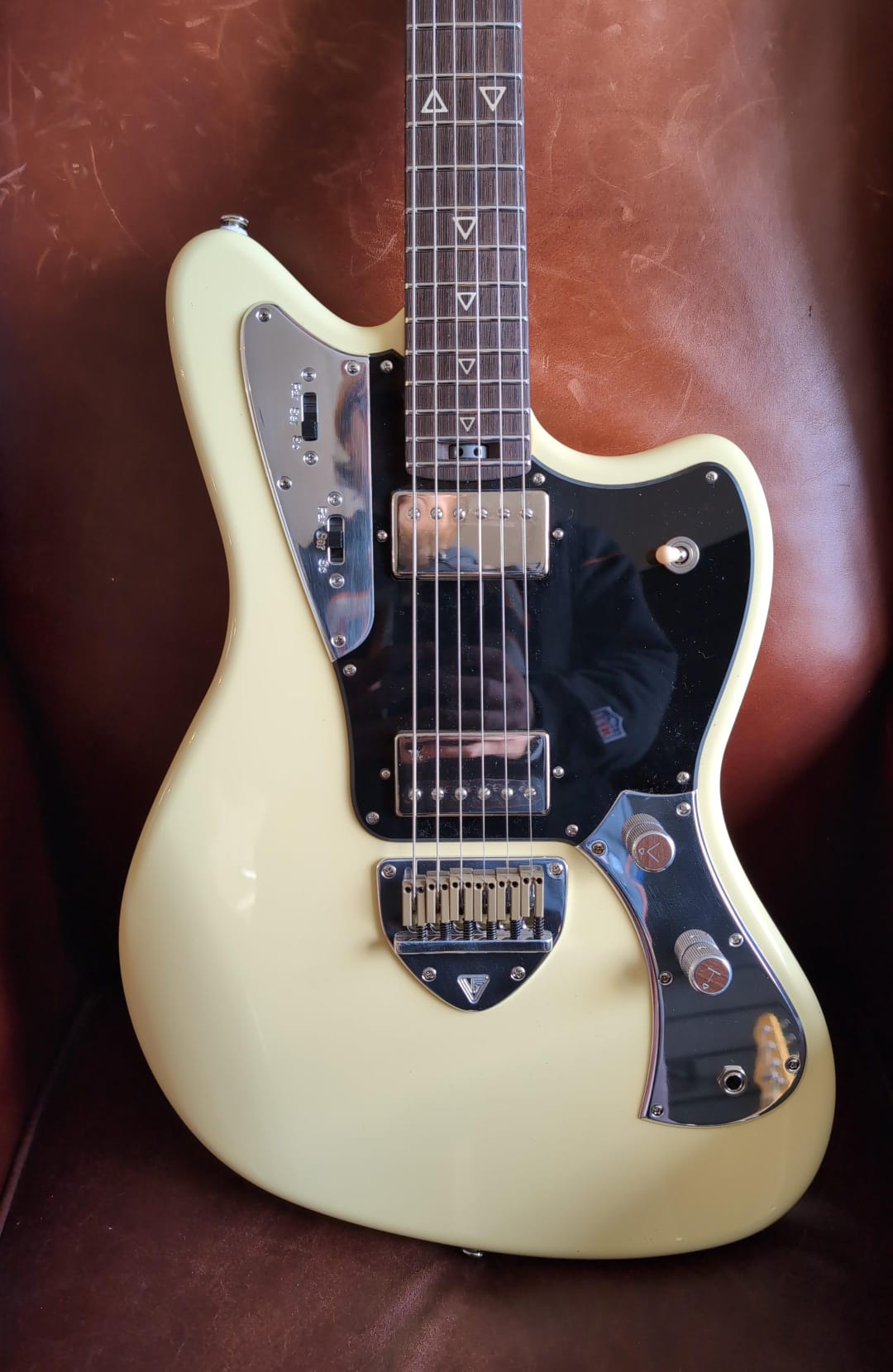 Valiant Jupiter, Ginger Cream Gloss Electric Guitar - Richards Guitars Of Stratford Upon Avon