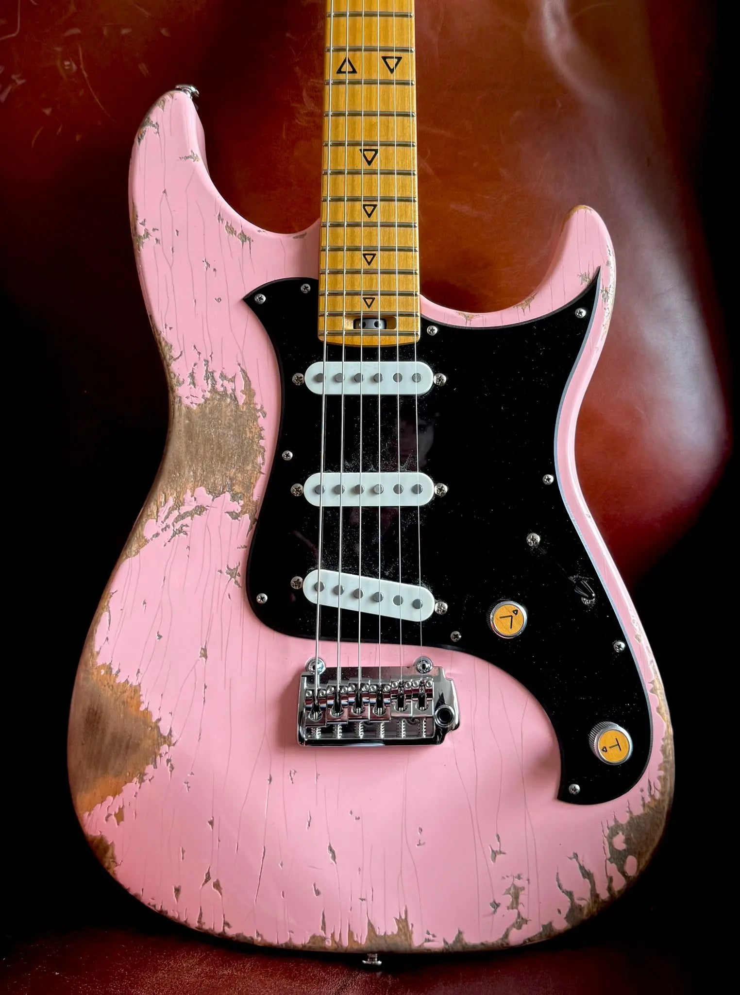 Valiant Soothsayer Distressed Mola Pink - Richards Guitars Of Stratford Upon Avon