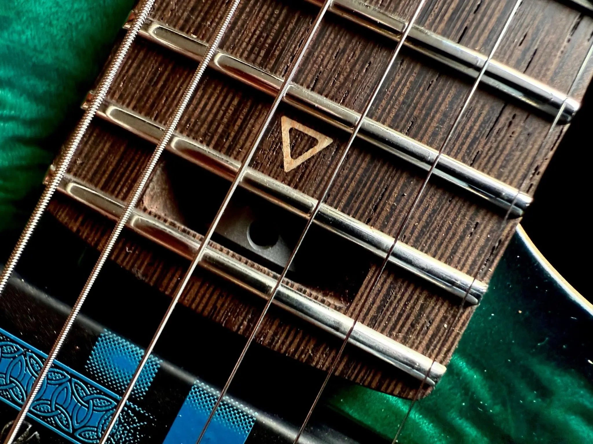 Valiant Soothsayer Malachite Alchemist P90 Custom With Stainless Steel Frets Upgrade - Richards Guitars Of Stratford Upon Avon