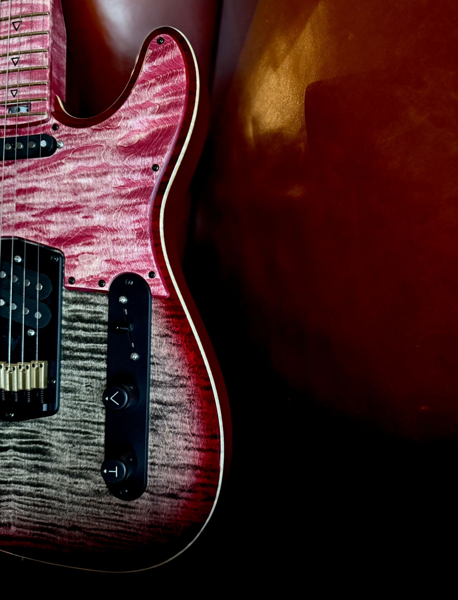 Valiant Titan Hyperion Ash Coals Deluxe Edition - Richards Guitars Of Stratford Upon Avon