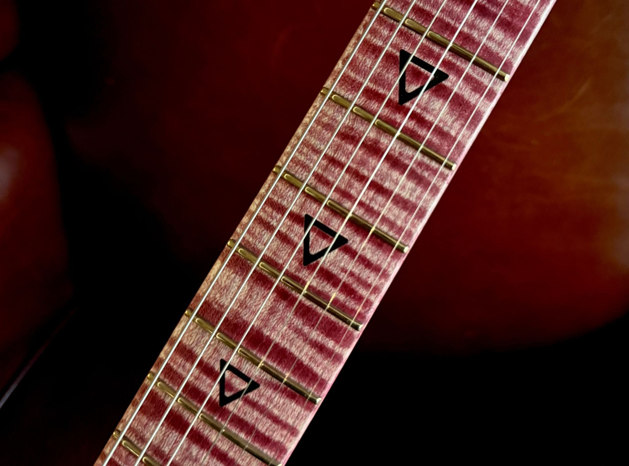 Valiant Titan Hyperion Ash Coals Deluxe Edition - Richards Guitars Of Stratford Upon Avon