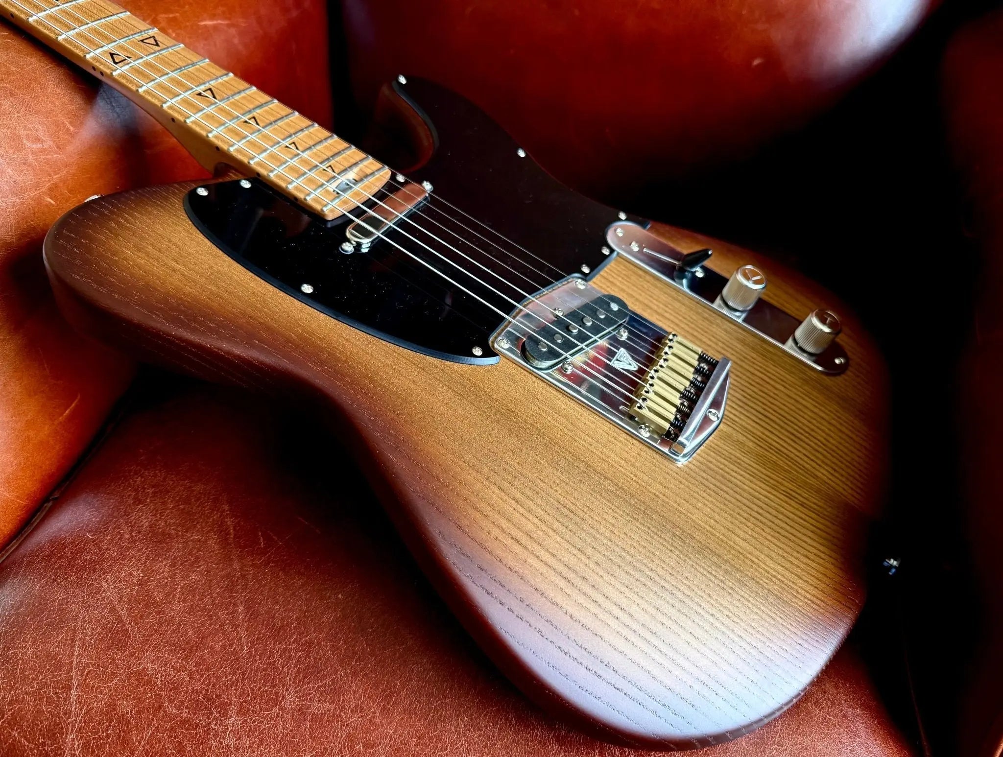 Buy Valiant Titan SC With Stainless Steel Frets Upgrade Ebony Neck