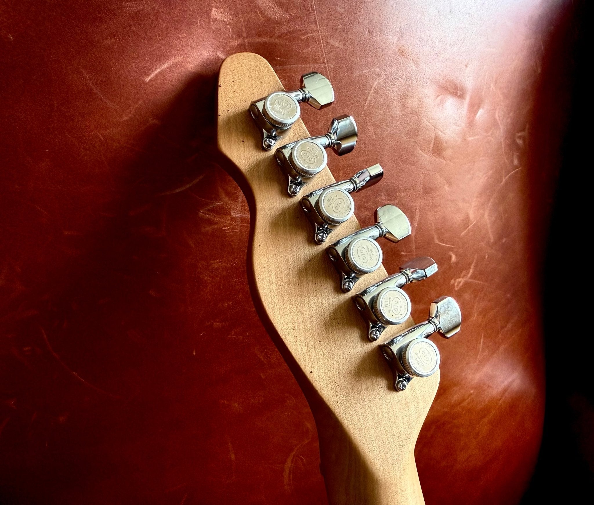 Valiant Titan SC With Stainless Steel Frets Upgrade Ebony Neck - Richards Guitars Of Stratford Upon Avon