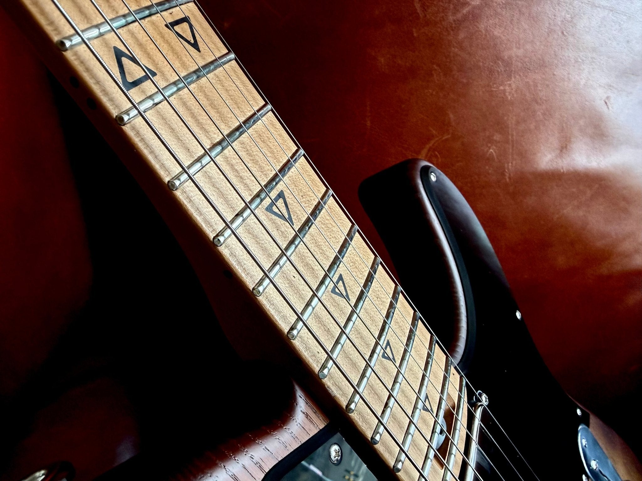 Valiant Titan SC With Stainless Steel Frets Upgrade Ebony Neck - Richards Guitars Of Stratford Upon Avon