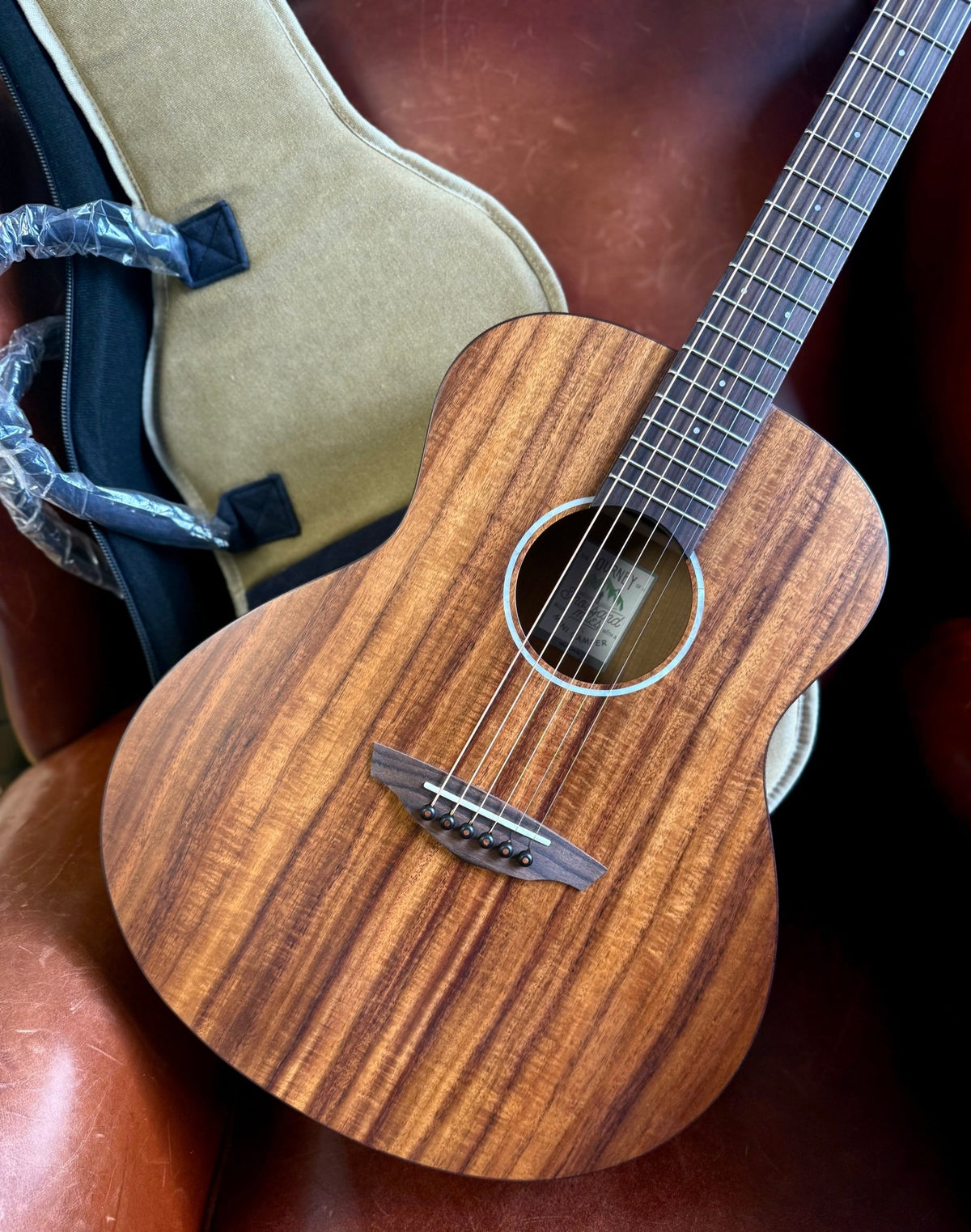 Veelah Mini Camper Solid Top Acacia Koa Acoustic Guitar w/ Gig Bag - Richards Guitars Of Stratford Upon Avon