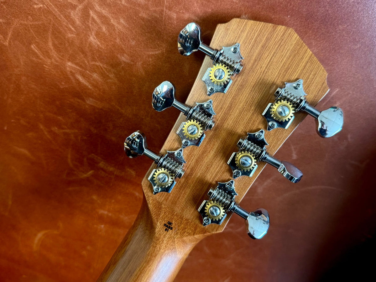 Veelah Mini Camper Solid Top Acacia Koa Acoustic Guitar w/ Gig Bag - Richards Guitars Of Stratford Upon Avon