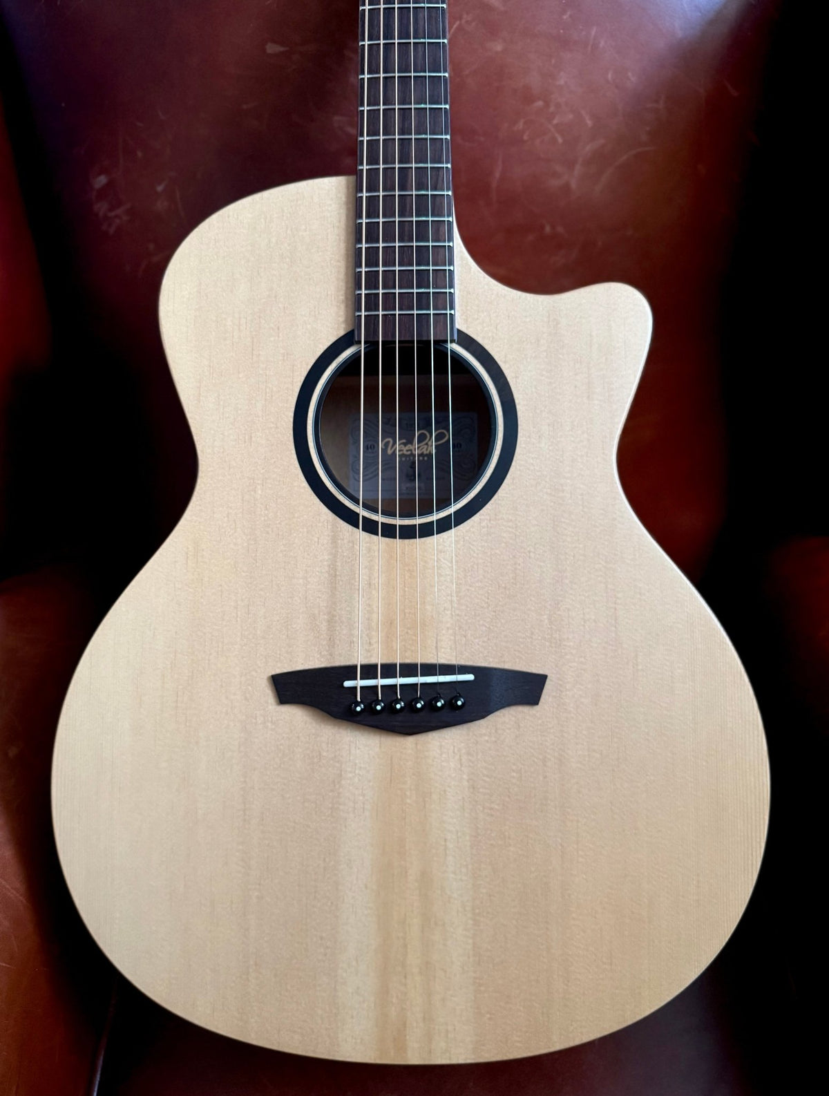 Veelah V1 GAC Solid Top Spruce Acoustic Guitar w/ Gig Bag - Richards Guitars Of Stratford Upon Avon