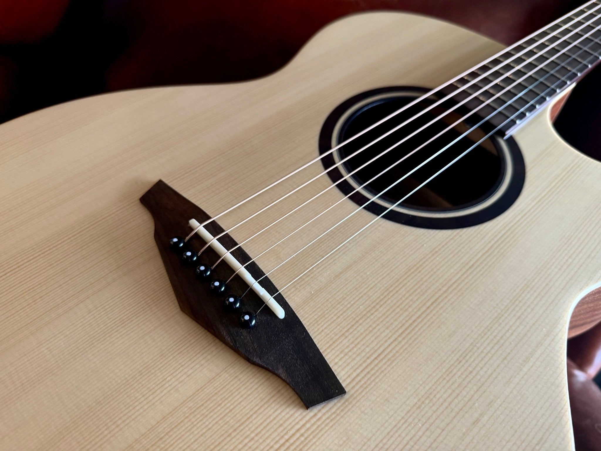 Veelah V1 OMCE Solid Top Spruce Electro Acoustic Guitar w/ Gig Bag - Richards Guitars Of Stratford Upon Avon
