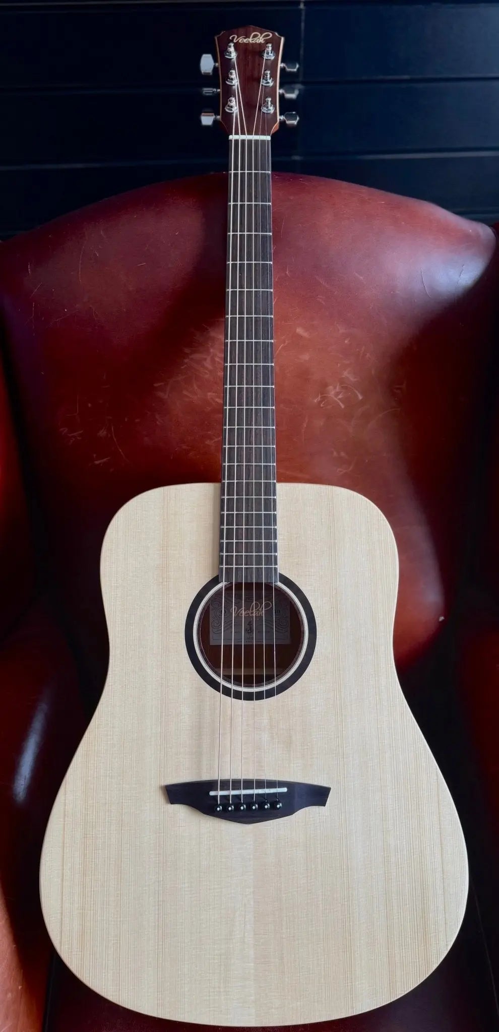 Buy Veelah V1D Dreadnought Solid Top Spruce Acoustic Guitar w/ Gig Bag