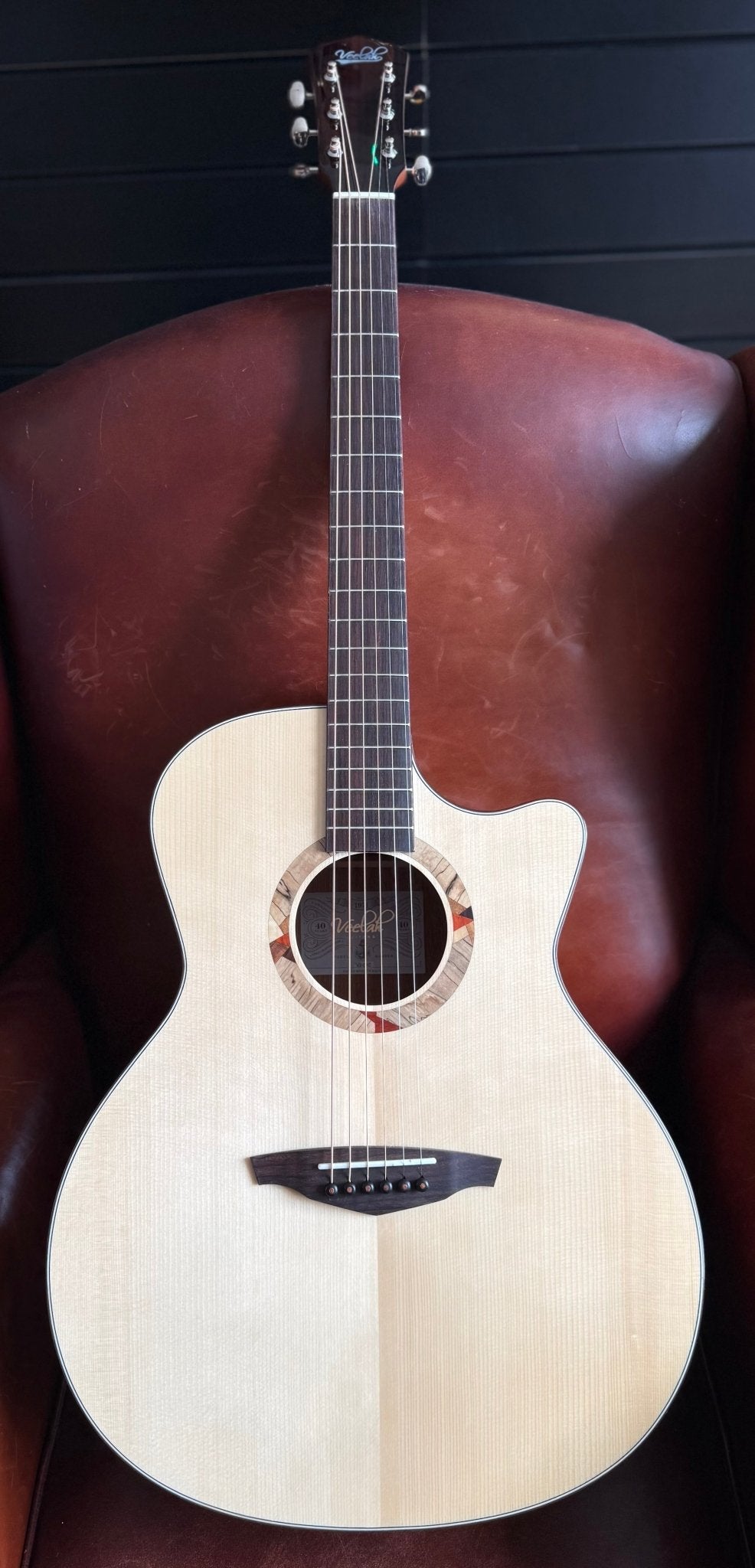 Veelah V2 GAC Solid Top Spruce Acoustic Guitar w/ Gig Bag - Richards Guitars Of Stratford Upon Avon