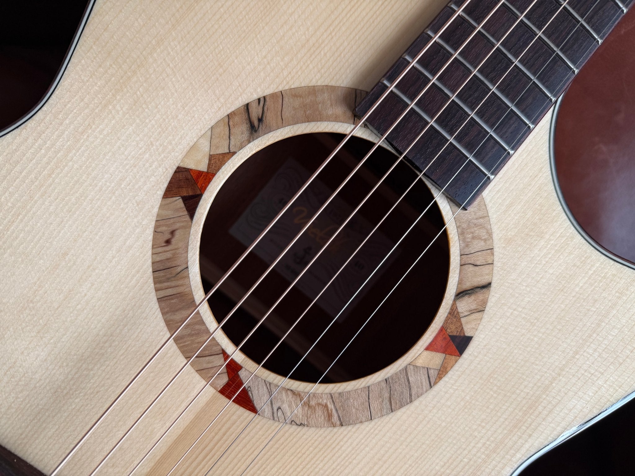 Veelah V2 GAC Solid Top Spruce Acoustic Guitar w/ Gig Bag - Richards Guitars Of Stratford Upon Avon