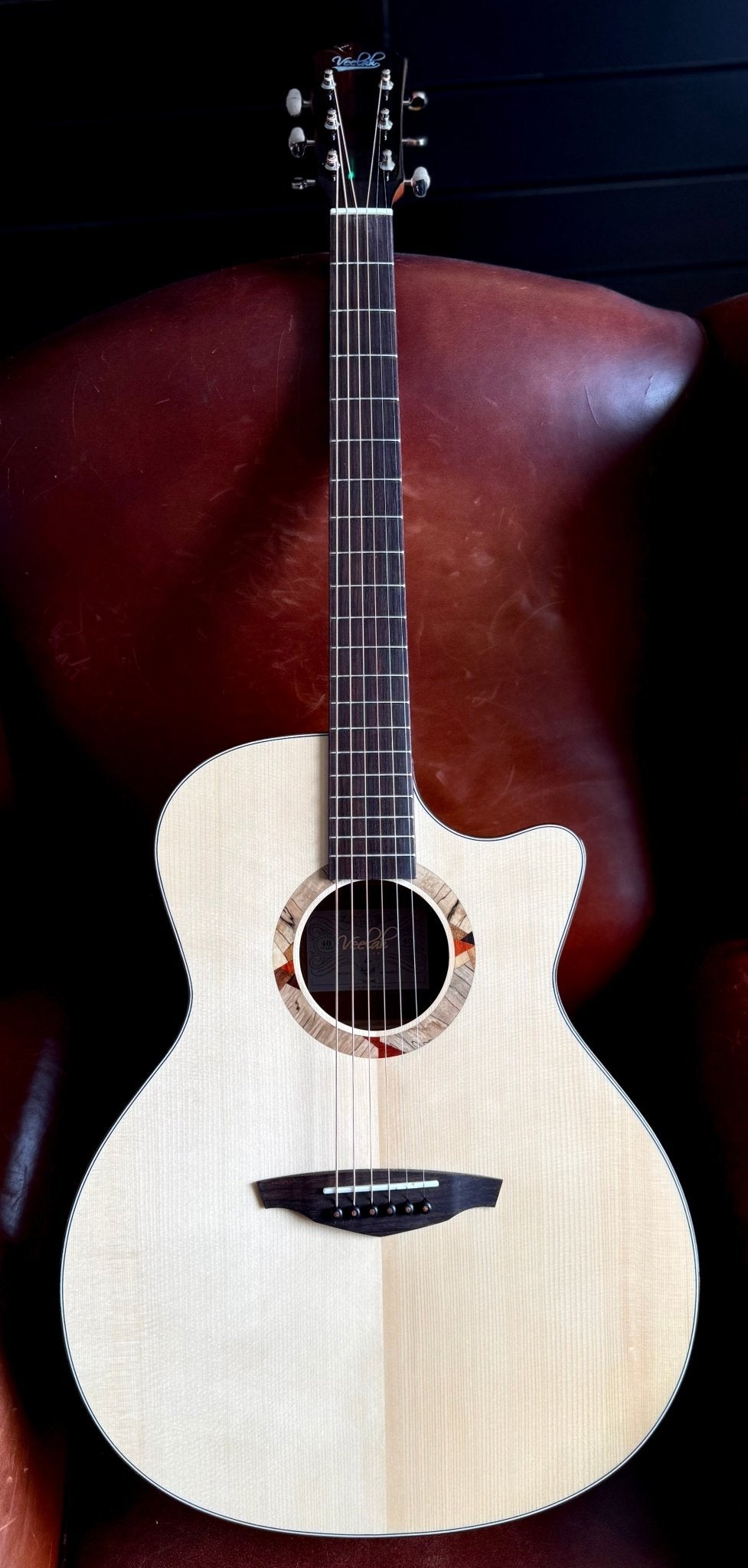 Veelah V2 GAC Solid Top Spruce Acoustic Guitar w/ Gig Bag - Richards Guitars Of Stratford Upon Avon