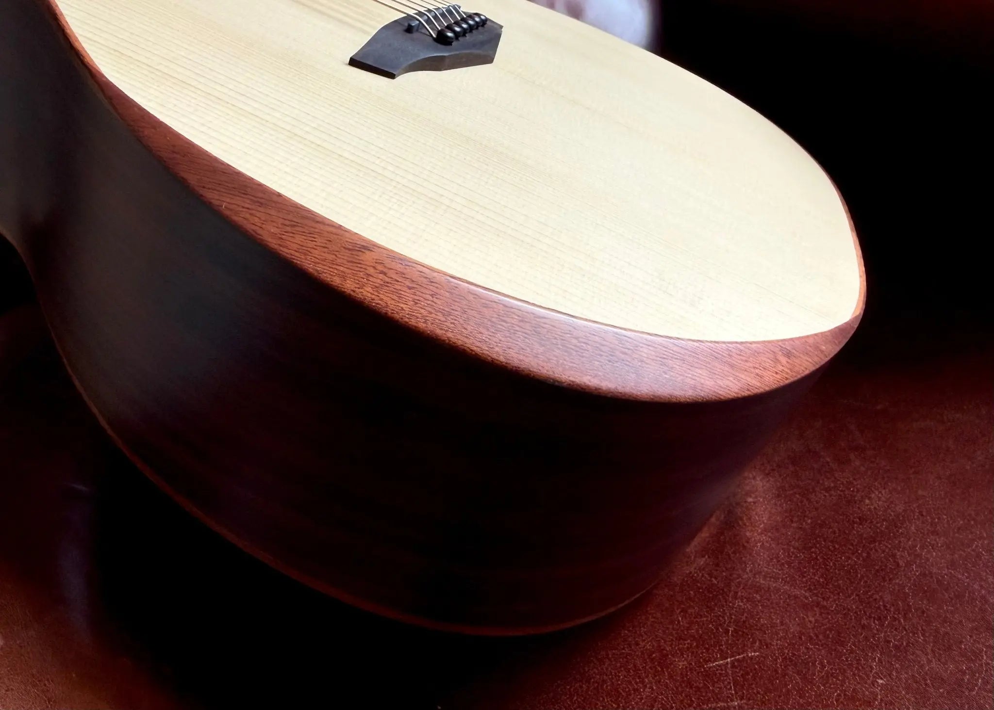 Buy Veelah V4 OM Solid Top Rosewood Armrest Natural Acoustic Guitar w/ Gig Bag