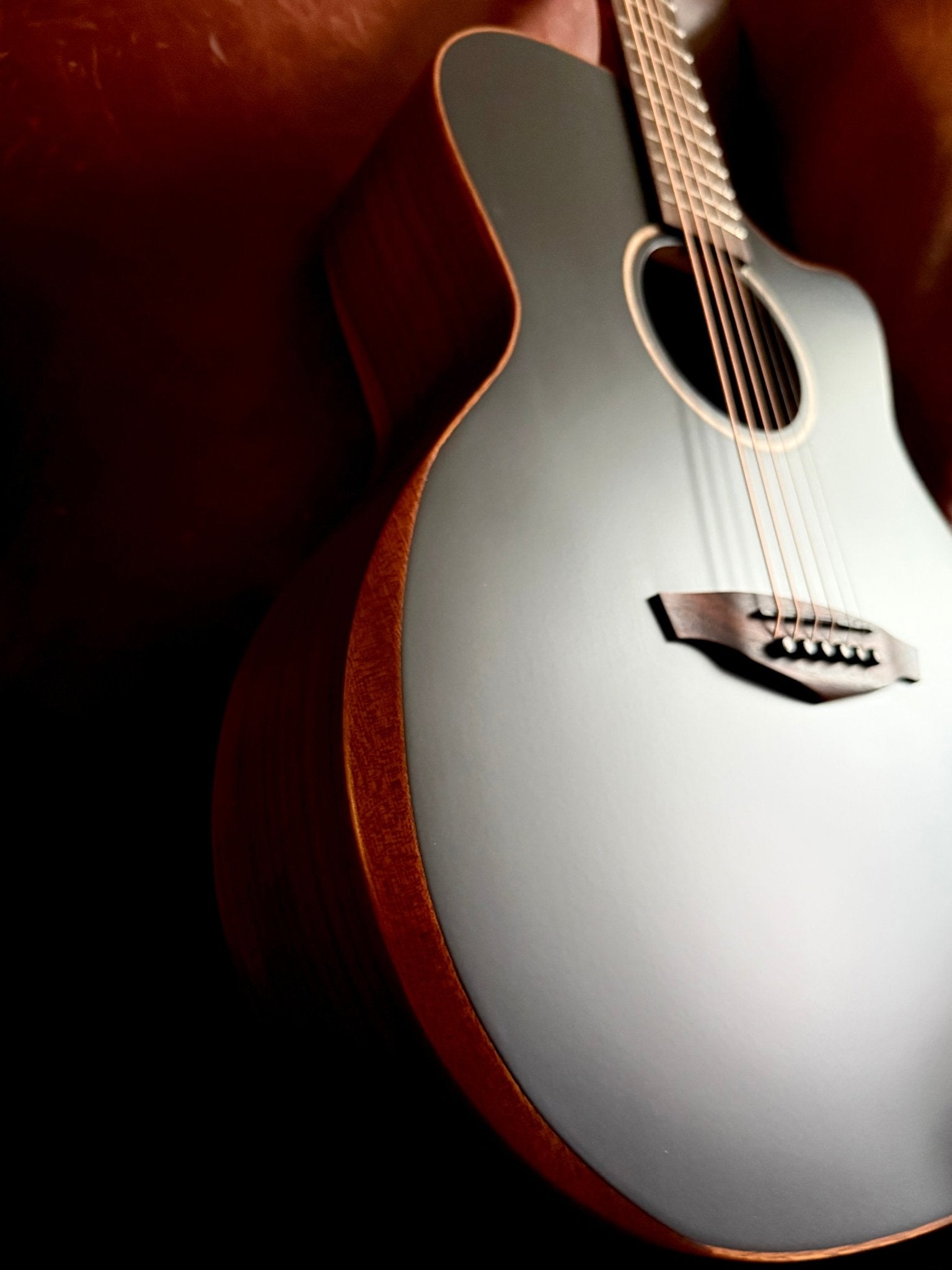 Veelah V4 Rosewood Armrest Satin Black Acoustic Guitar - Richards Guitars Of Stratford Upon Avon