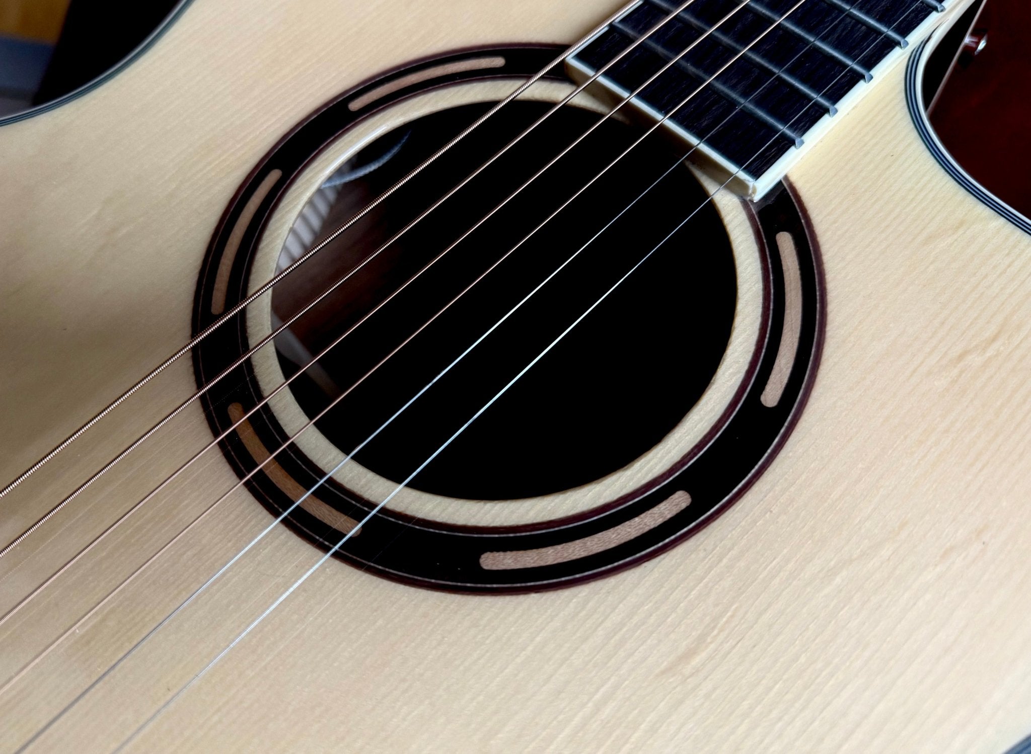 Washburn AG70CE Grand Auditorium - Natural Electro Acoustic Guitar w' £225 Custom Pro Setup Package Included - Richards Guitars Of Stratford Upon Avon