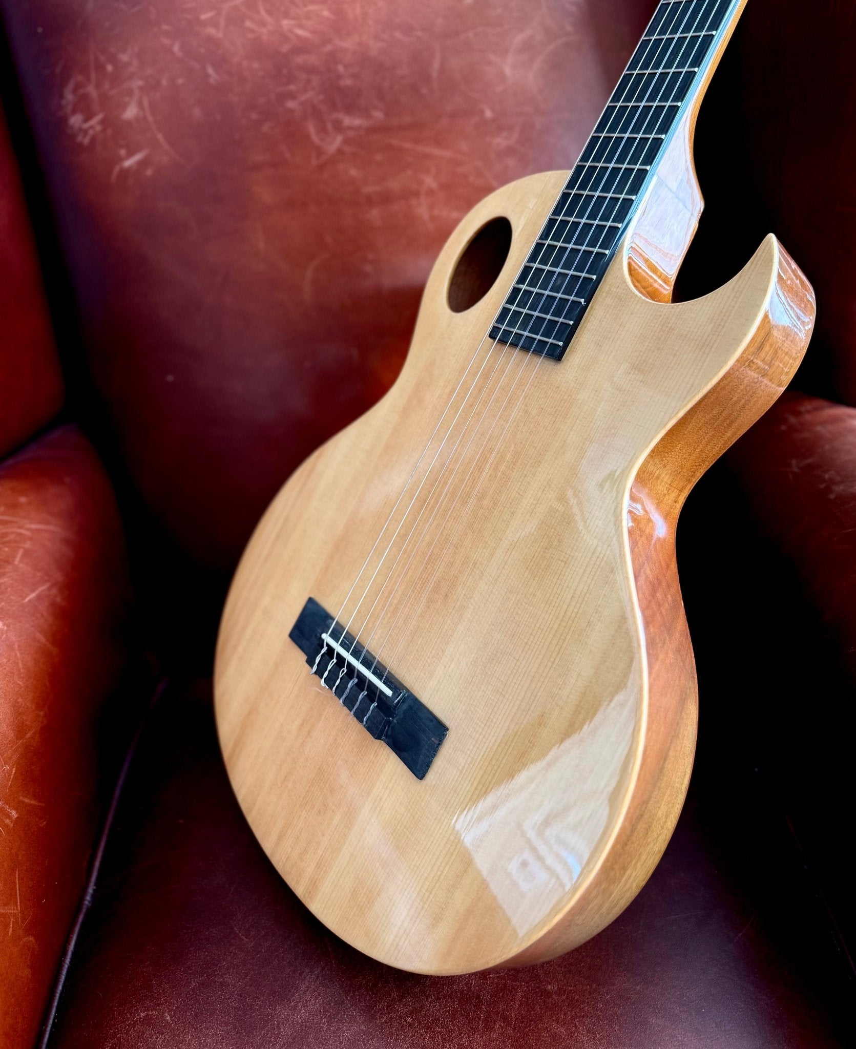 Washburn EACT42S - Thinline - Natural Electro Nylon Strung Guitar w'£225 Custom Pro Setup & Back Up Service - Richards Guitars Of Stratford Upon Avon