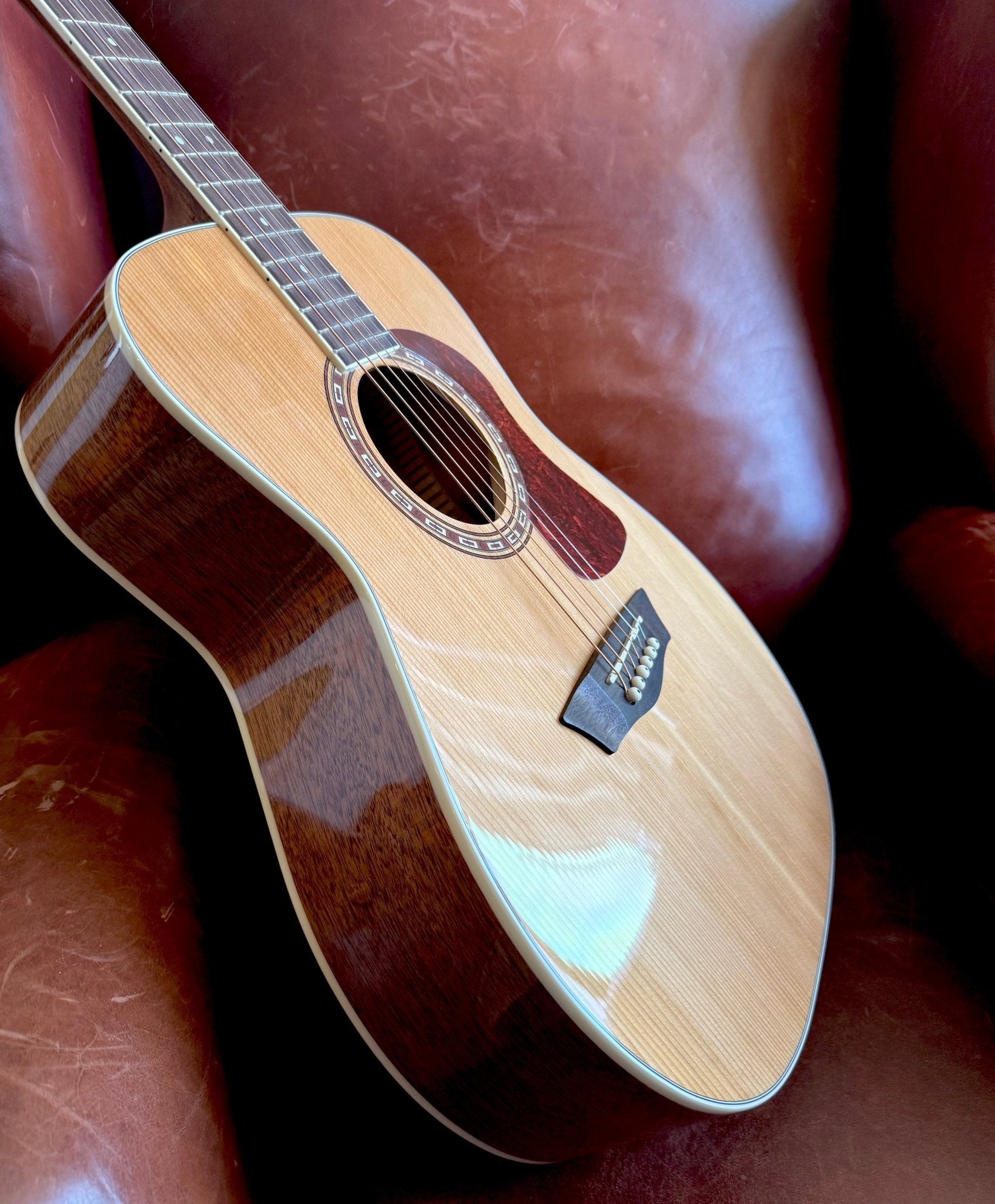 Washburn F11S - Folk - Natural Acoustic Guitar - Richards Guitars Of Stratford Upon Avon