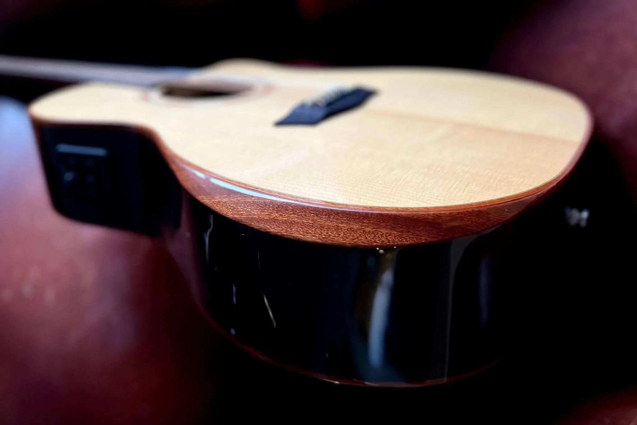 Washburn G20SCE - Grand Auditorium - Natural Electro Acoustic Guitar - Richards Guitars Of Stratford Upon Avon