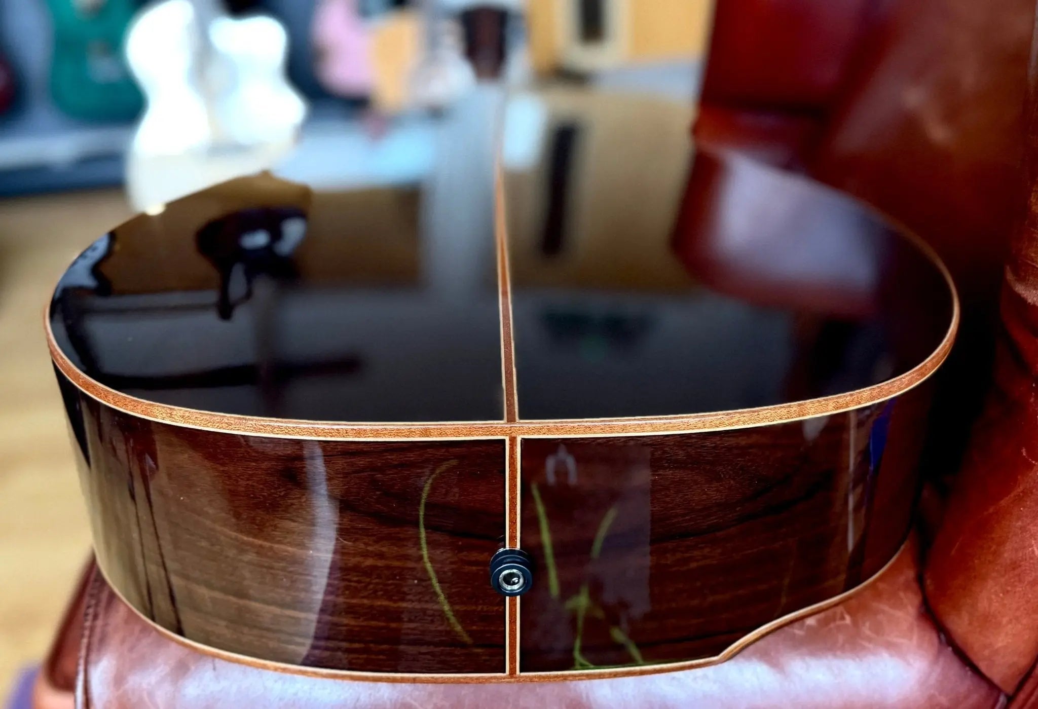 Buy Washburn G25SCE w/CASE - Grand Auditorium - Natural Electro Acoustic Guitar